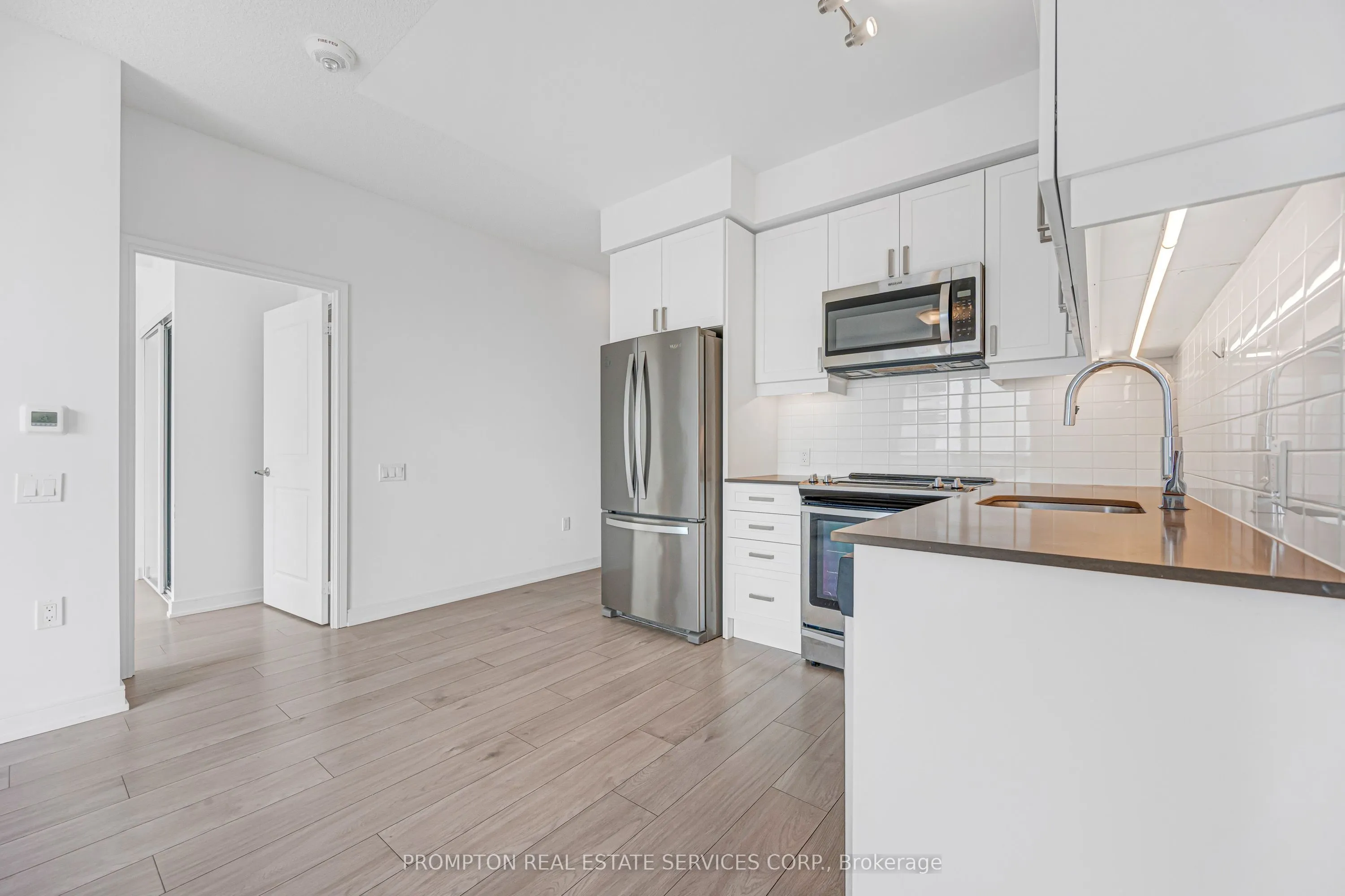 8 Nahani Way #3320