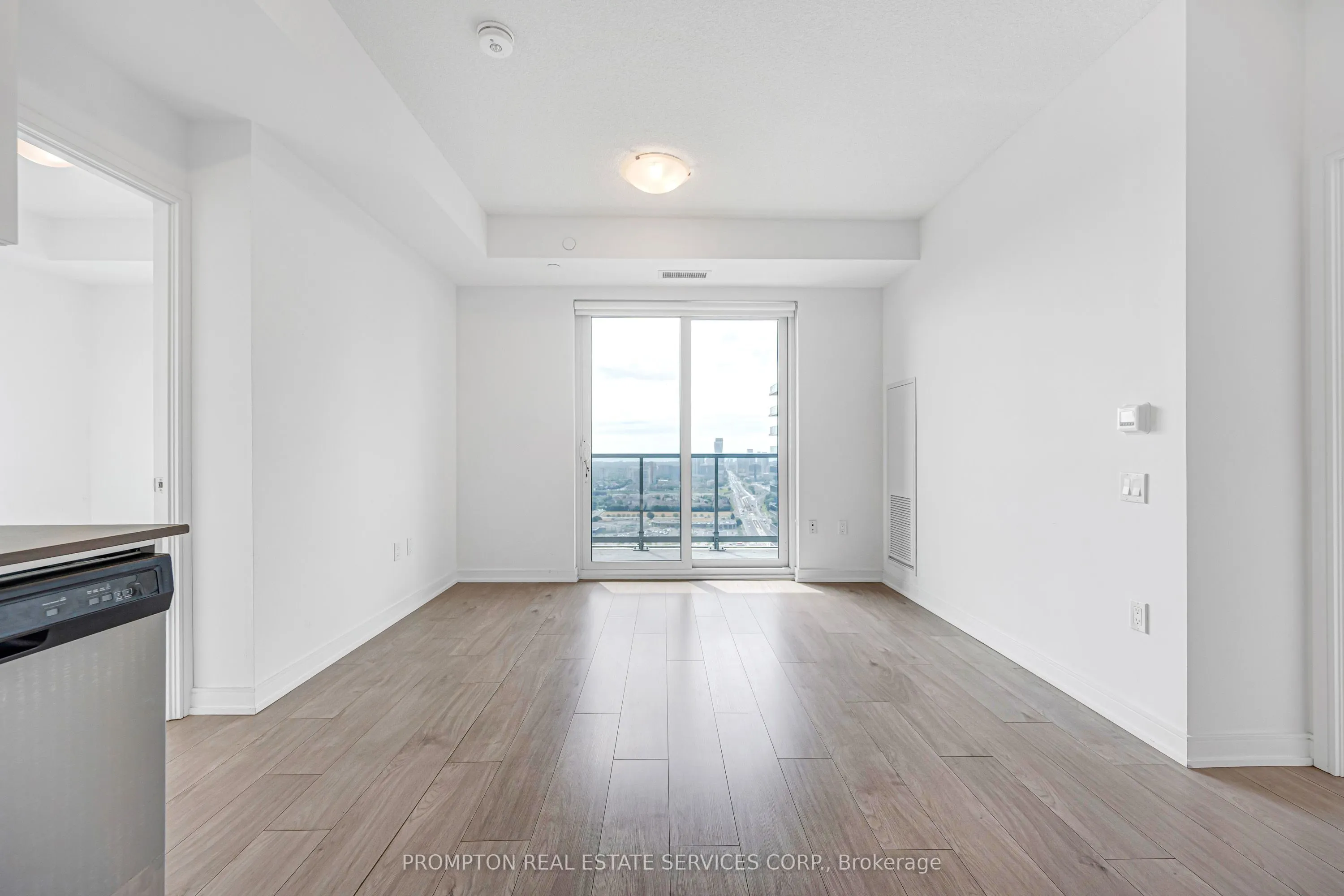 8 Nahani Way #3320