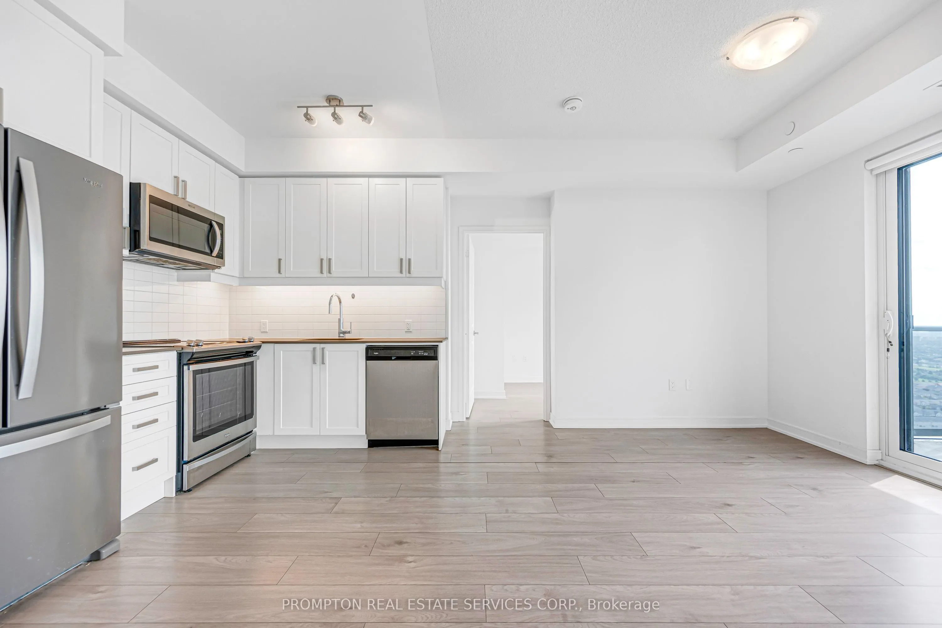 8 Nahani Way #3320