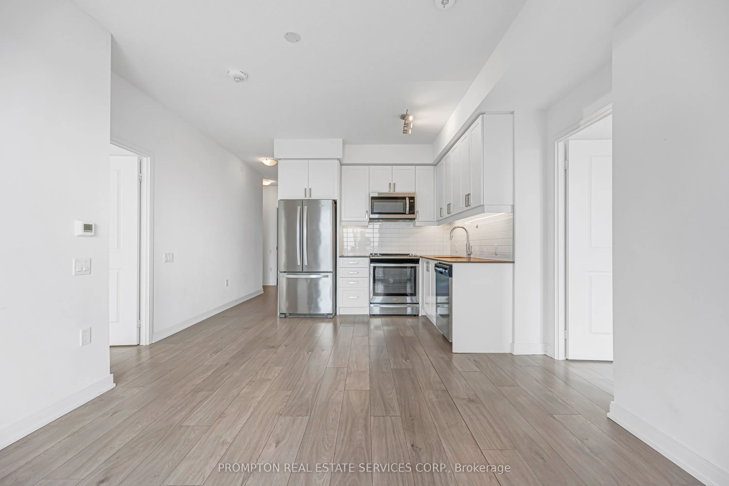 8 Nahani Way #3320