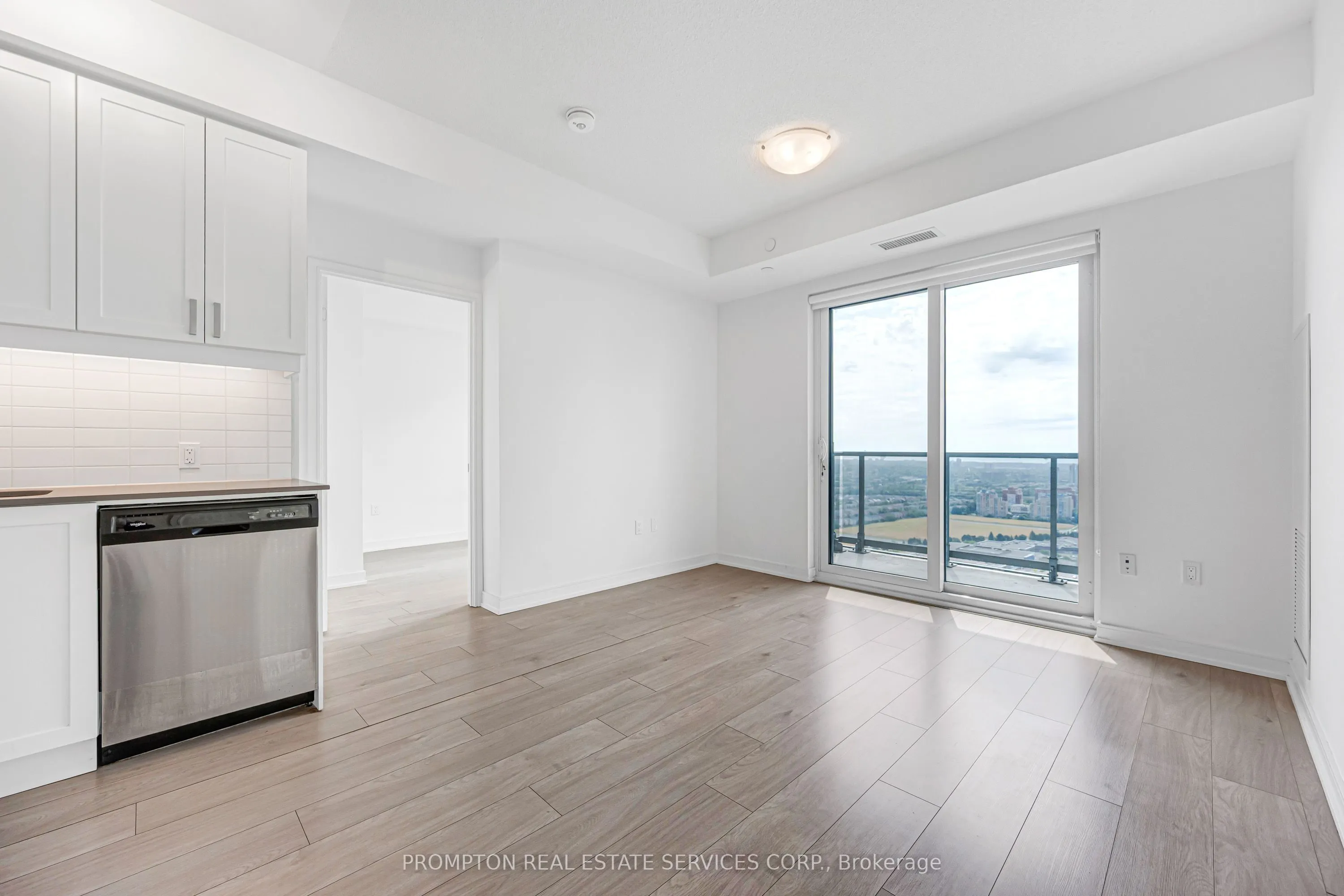 8 Nahani Way #3320