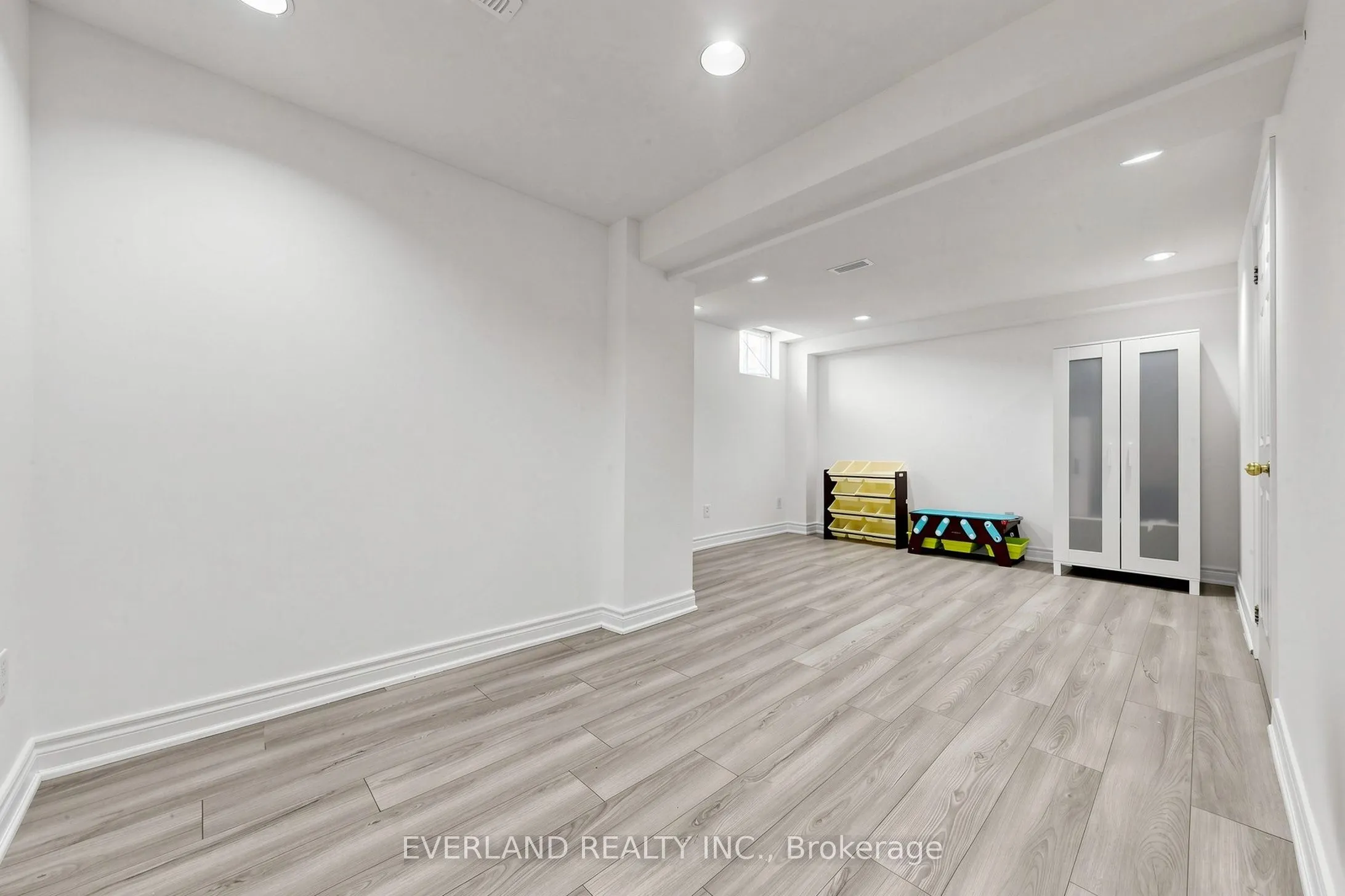 5588 Highbank Road
