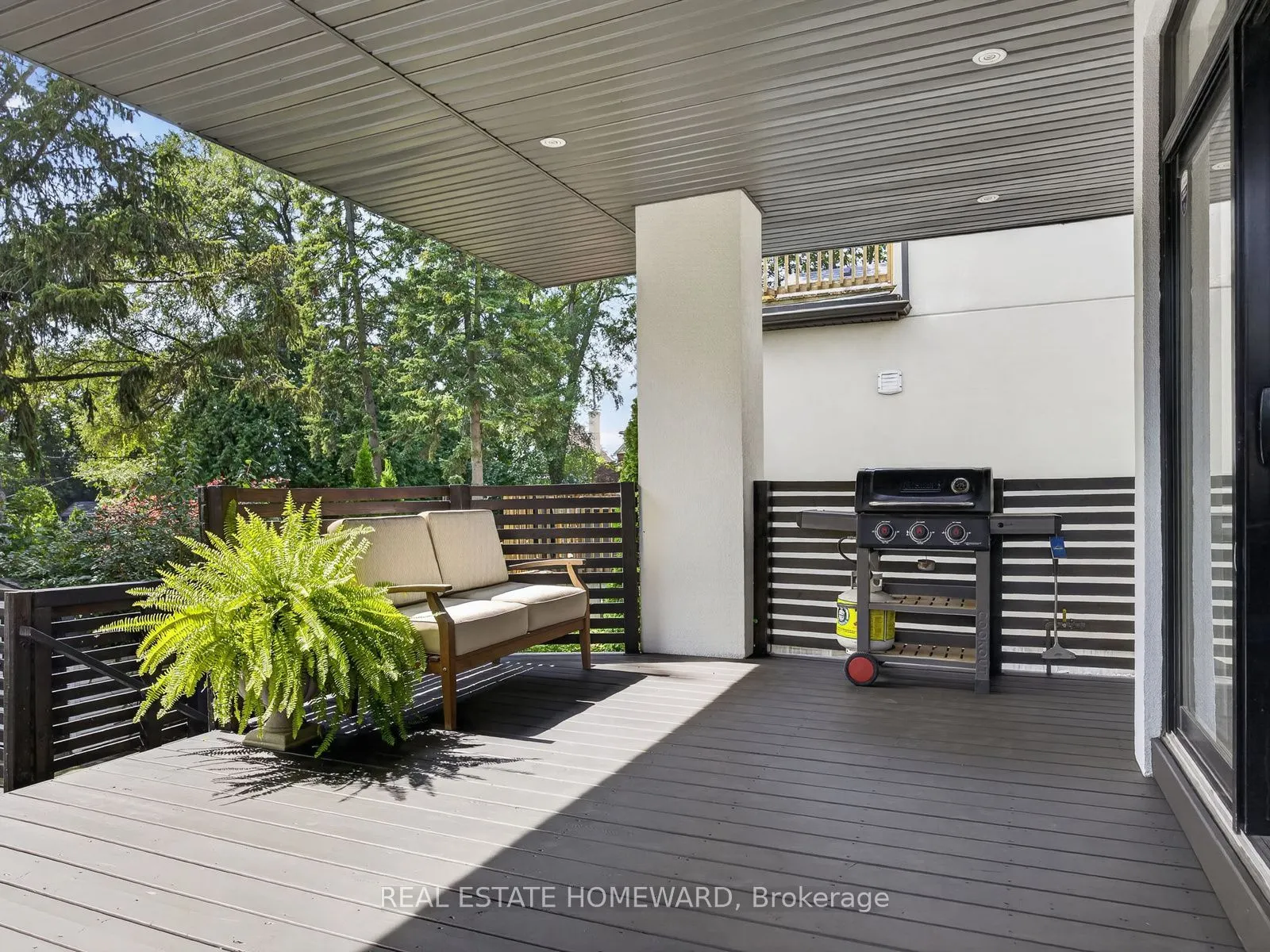 69 Ringley Avenue
