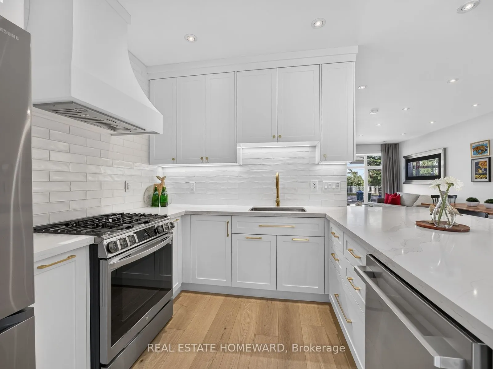 69 Ringley Avenue