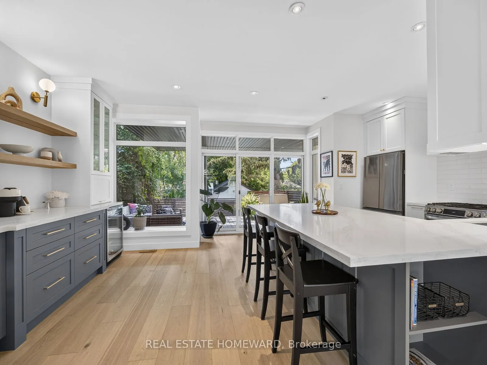 69 Ringley Avenue