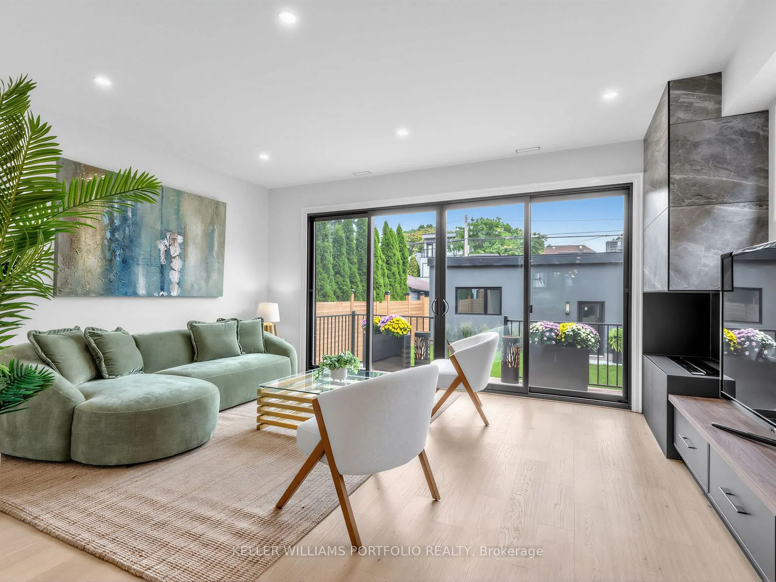 561 Durie Street