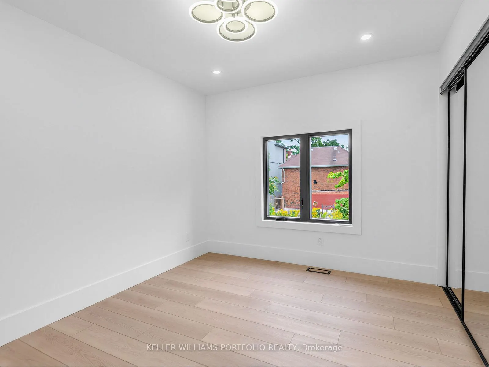 561 Durie Street