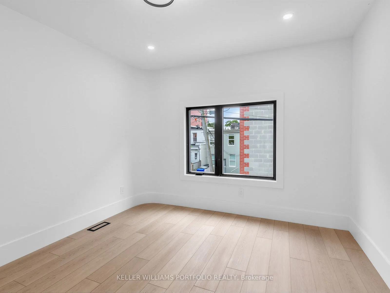 561 Durie Street