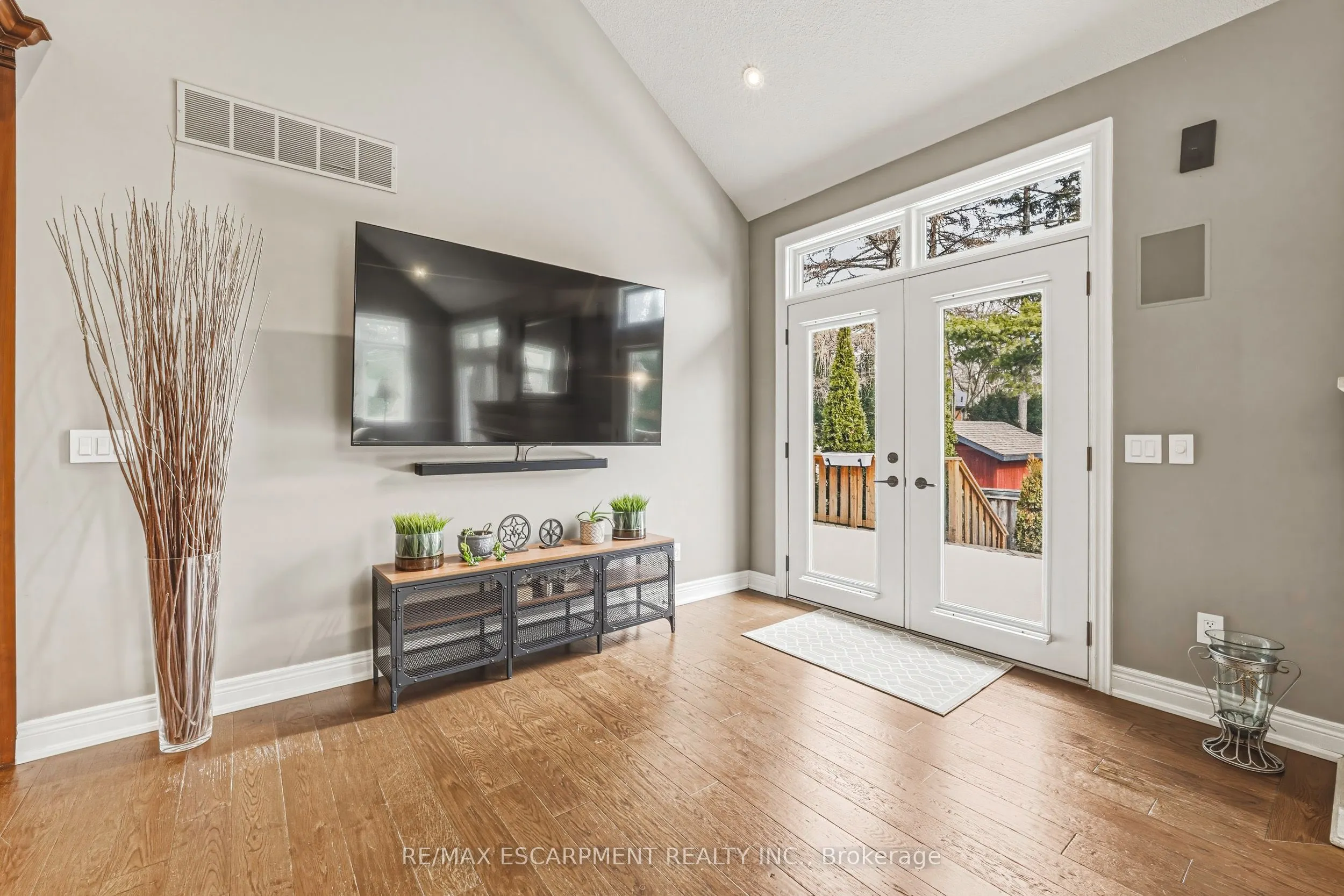 976 Shadeland Avenue #3