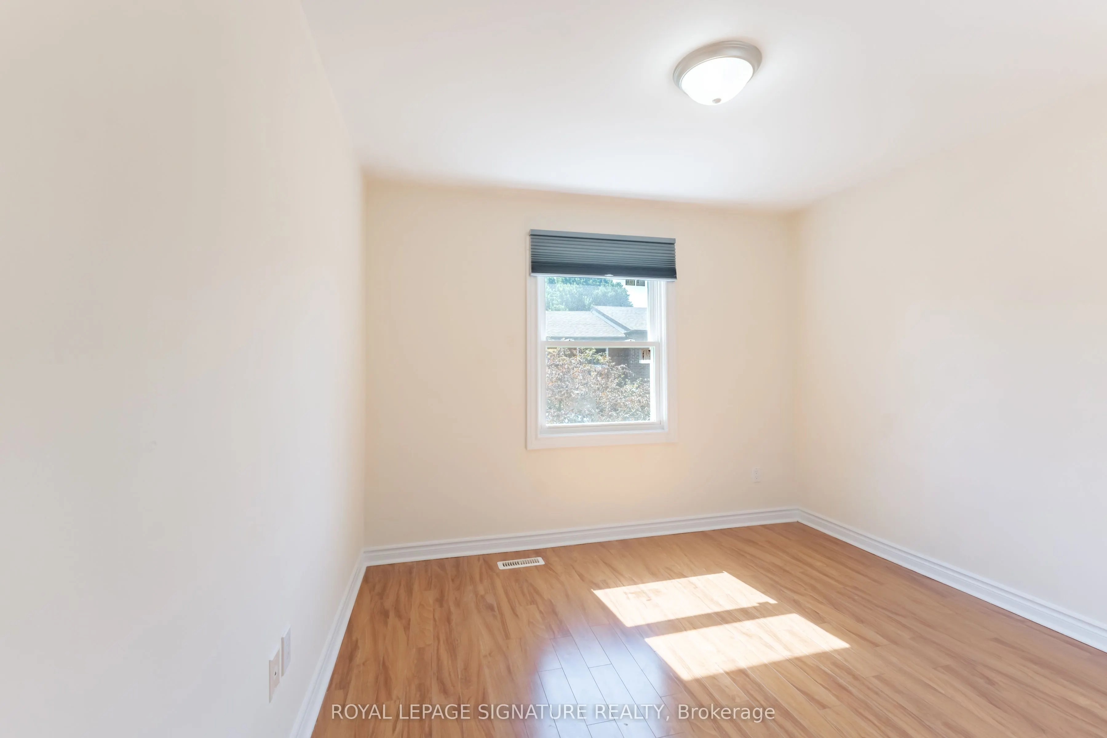 2825 Gananoque Drive #40