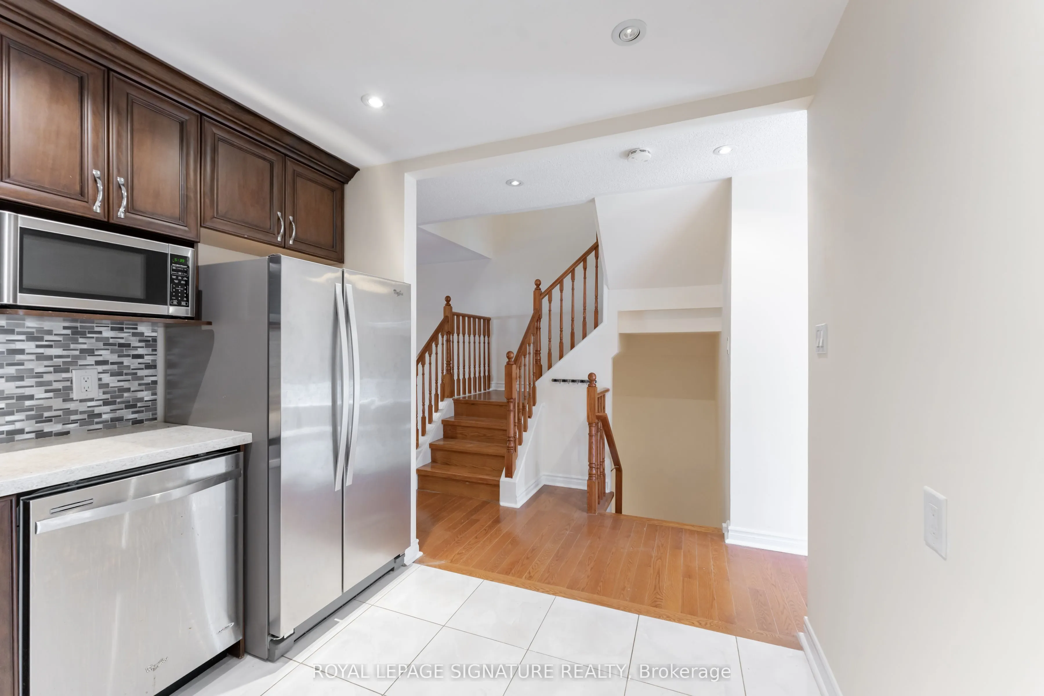 2825 Gananoque Drive #40