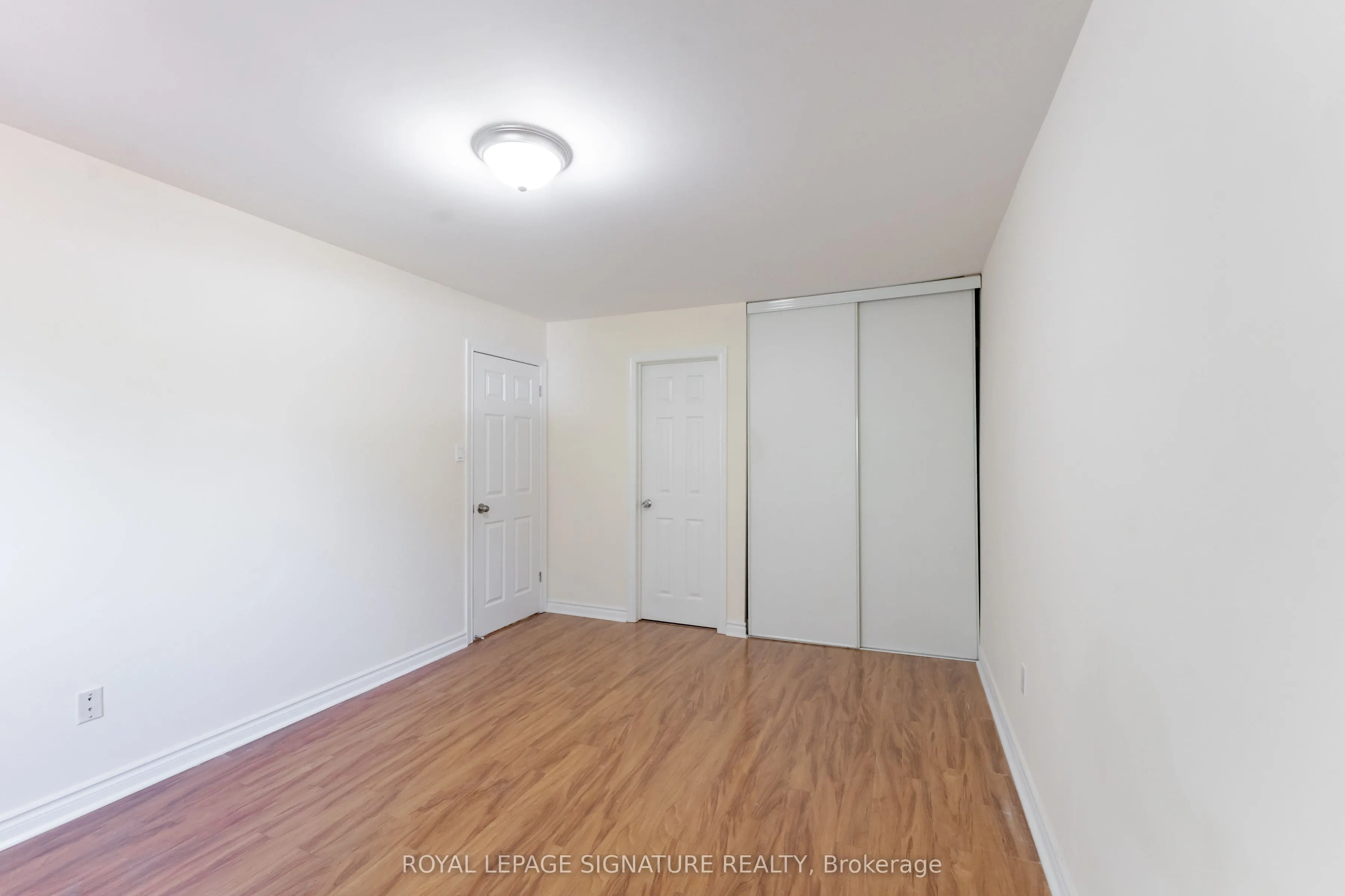 2825 Gananoque Drive #40