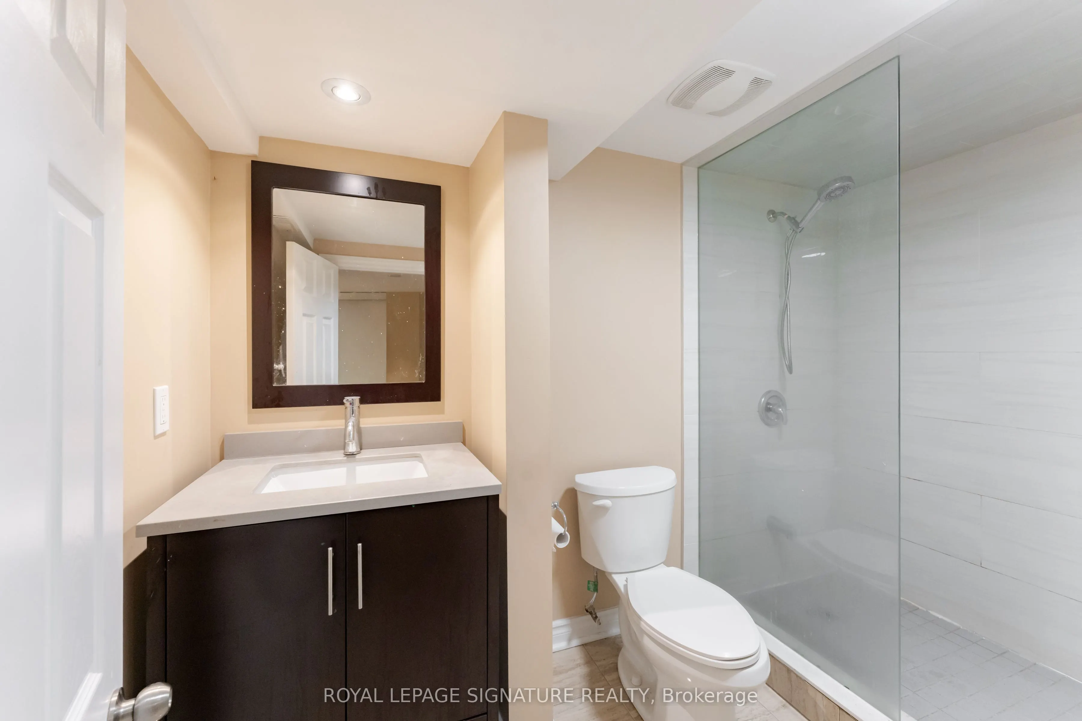 2825 Gananoque Drive #40