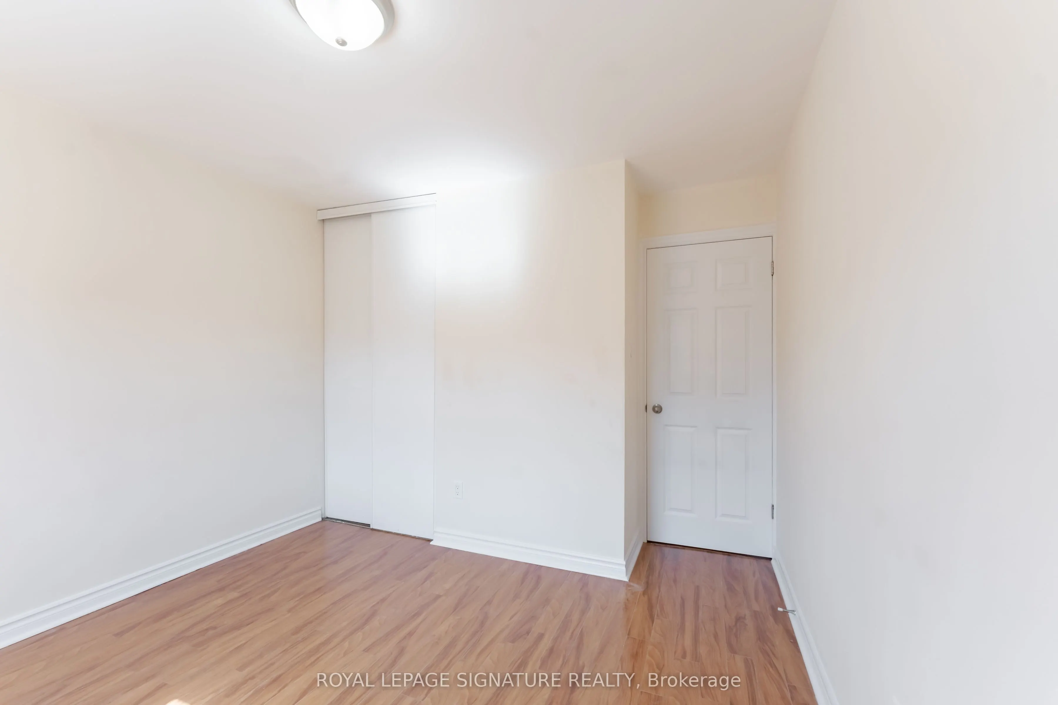 2825 Gananoque Drive #40
