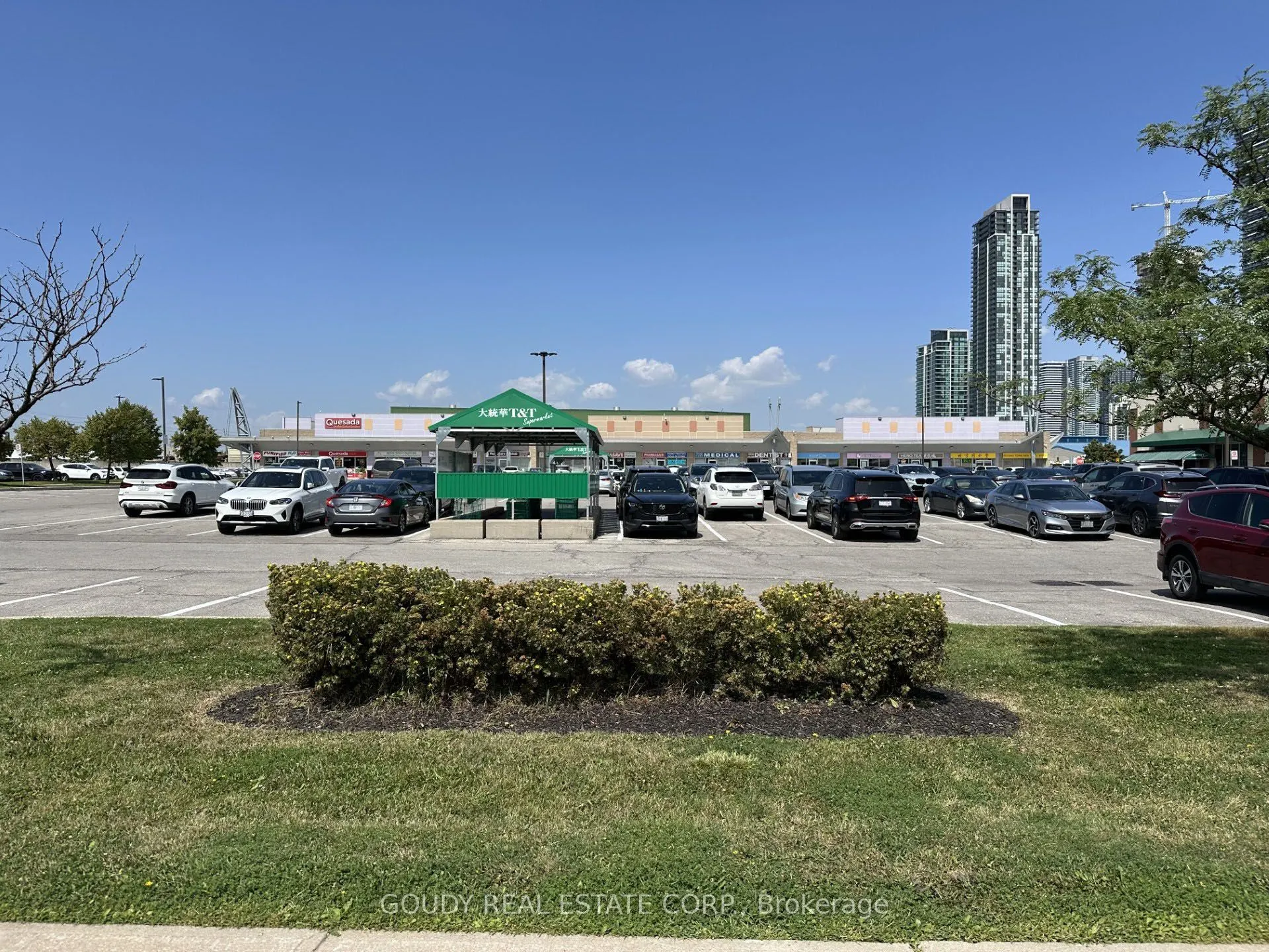 719 Central Parkway W #211