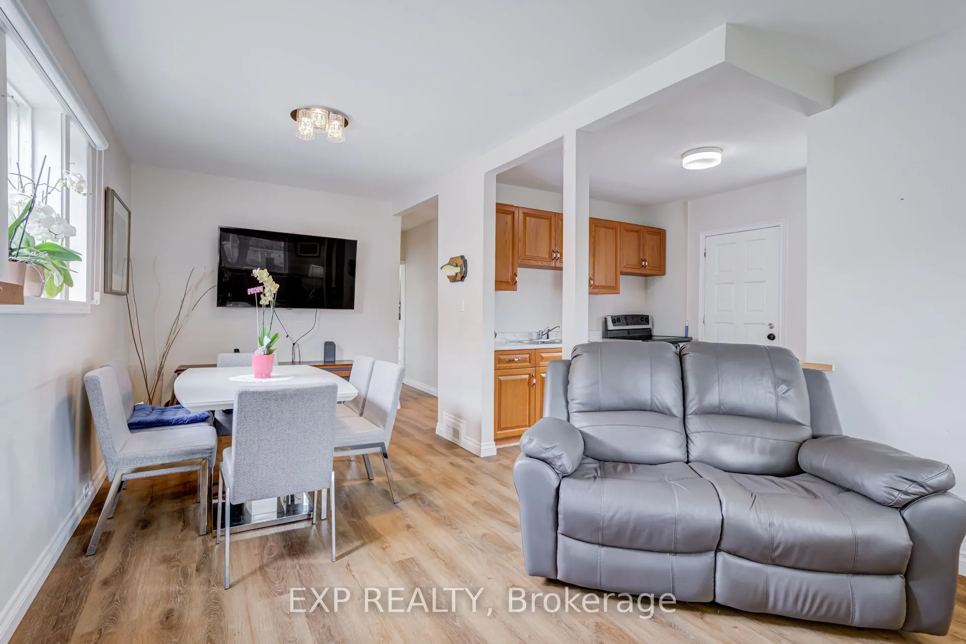 5 Laxis Avenue