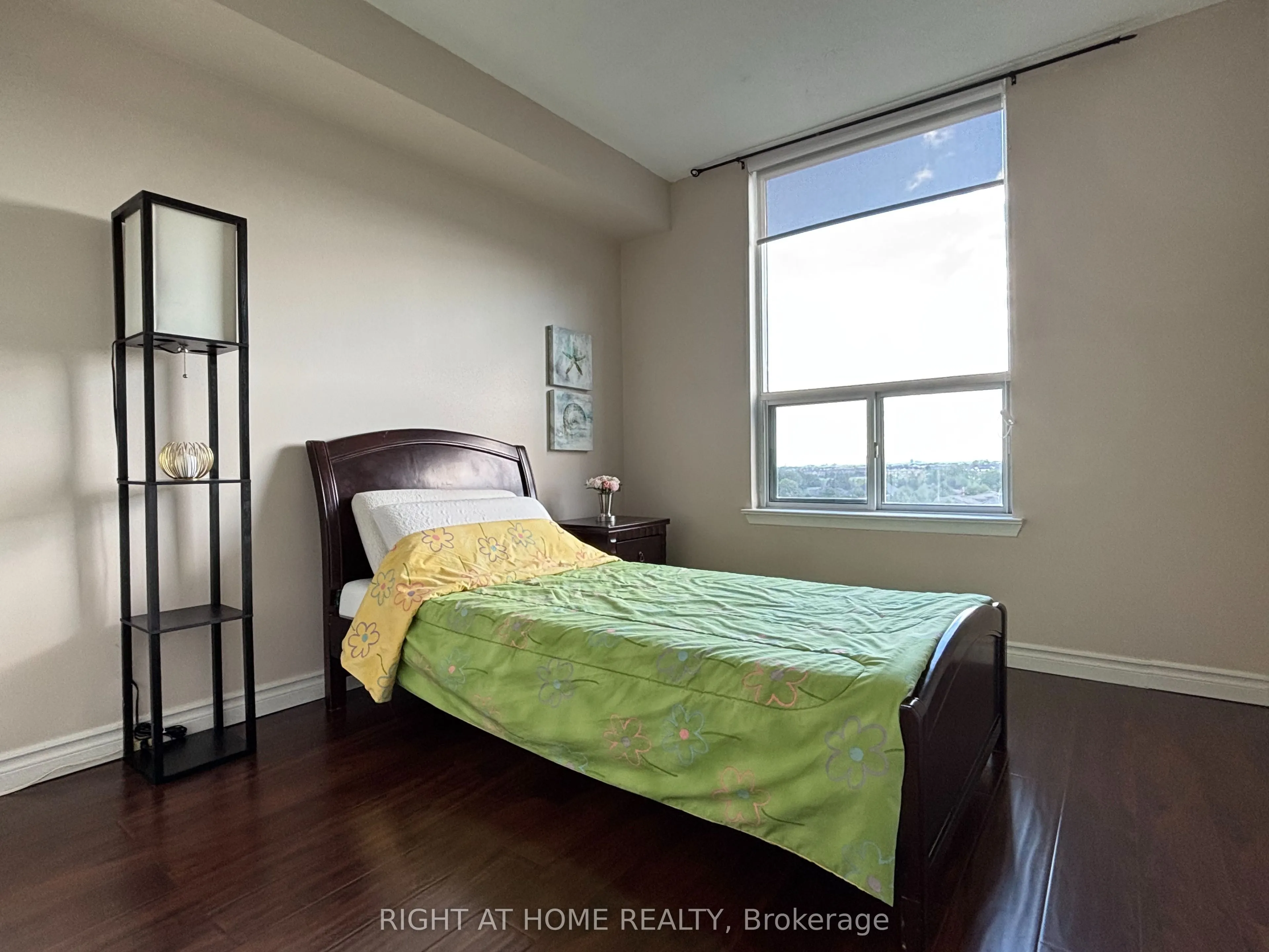 135 Hillcrest Avenue S #808