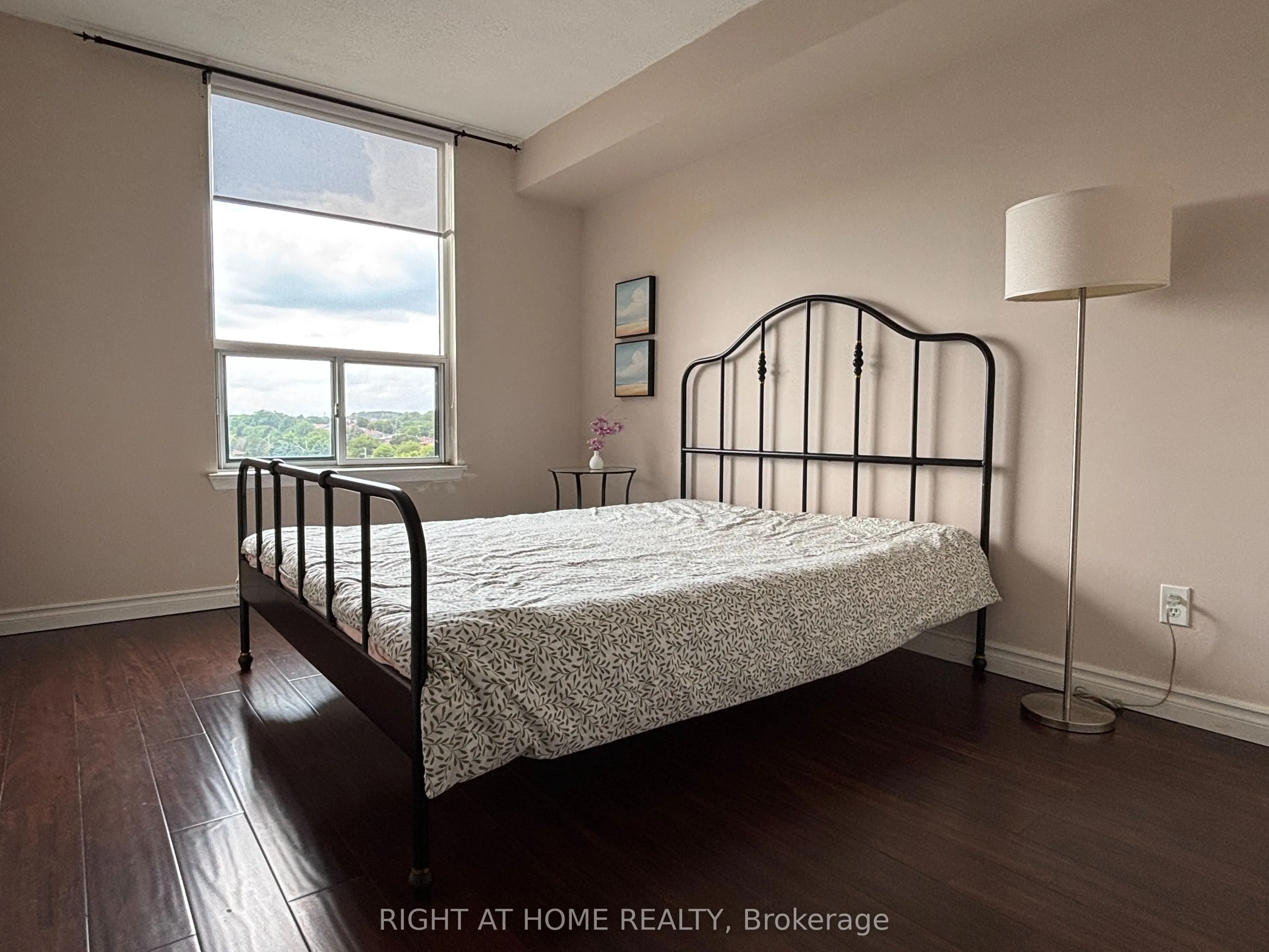 135 Hillcrest Avenue S #808