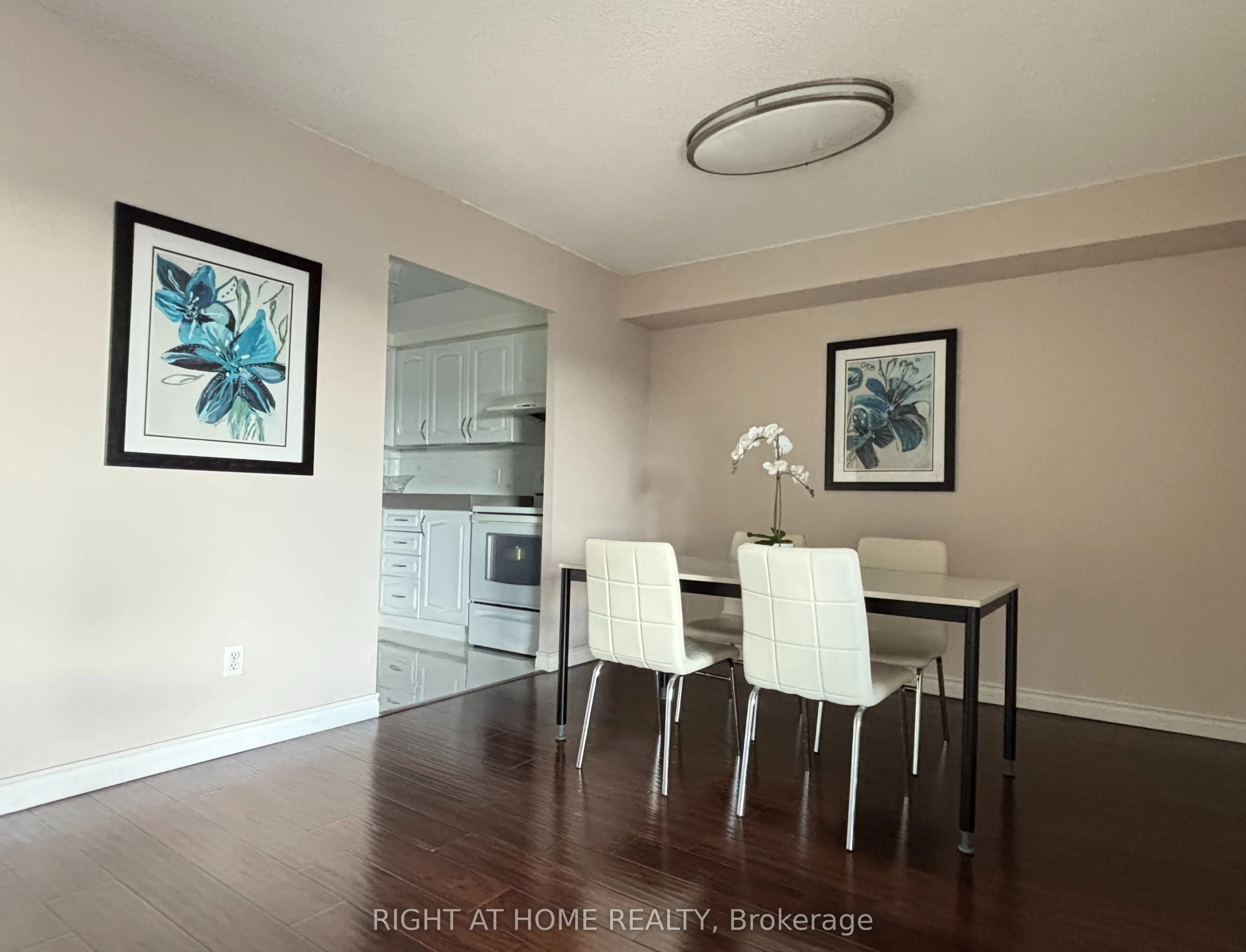 135 Hillcrest Avenue S #808