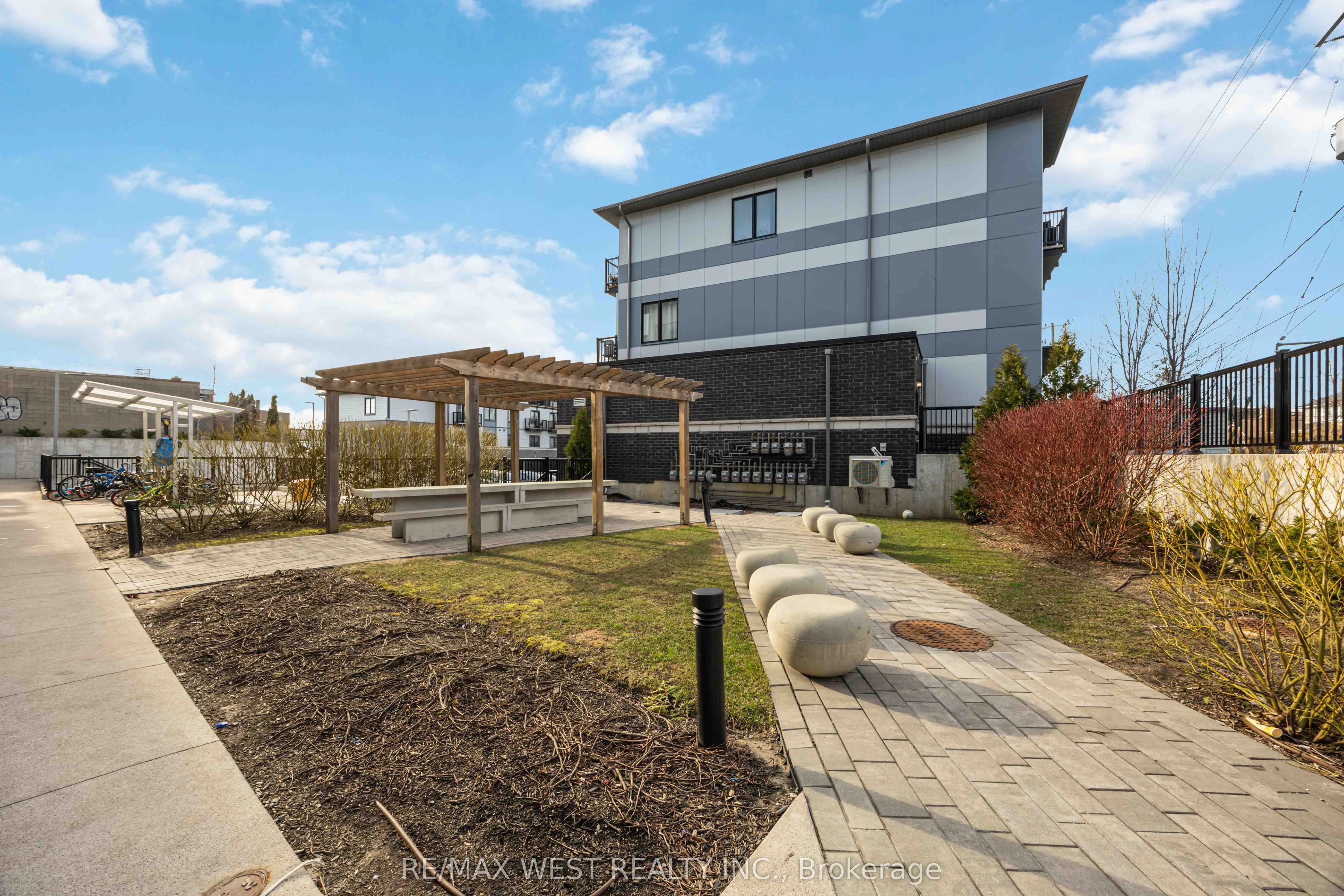 6 Bicknell Avenue #1