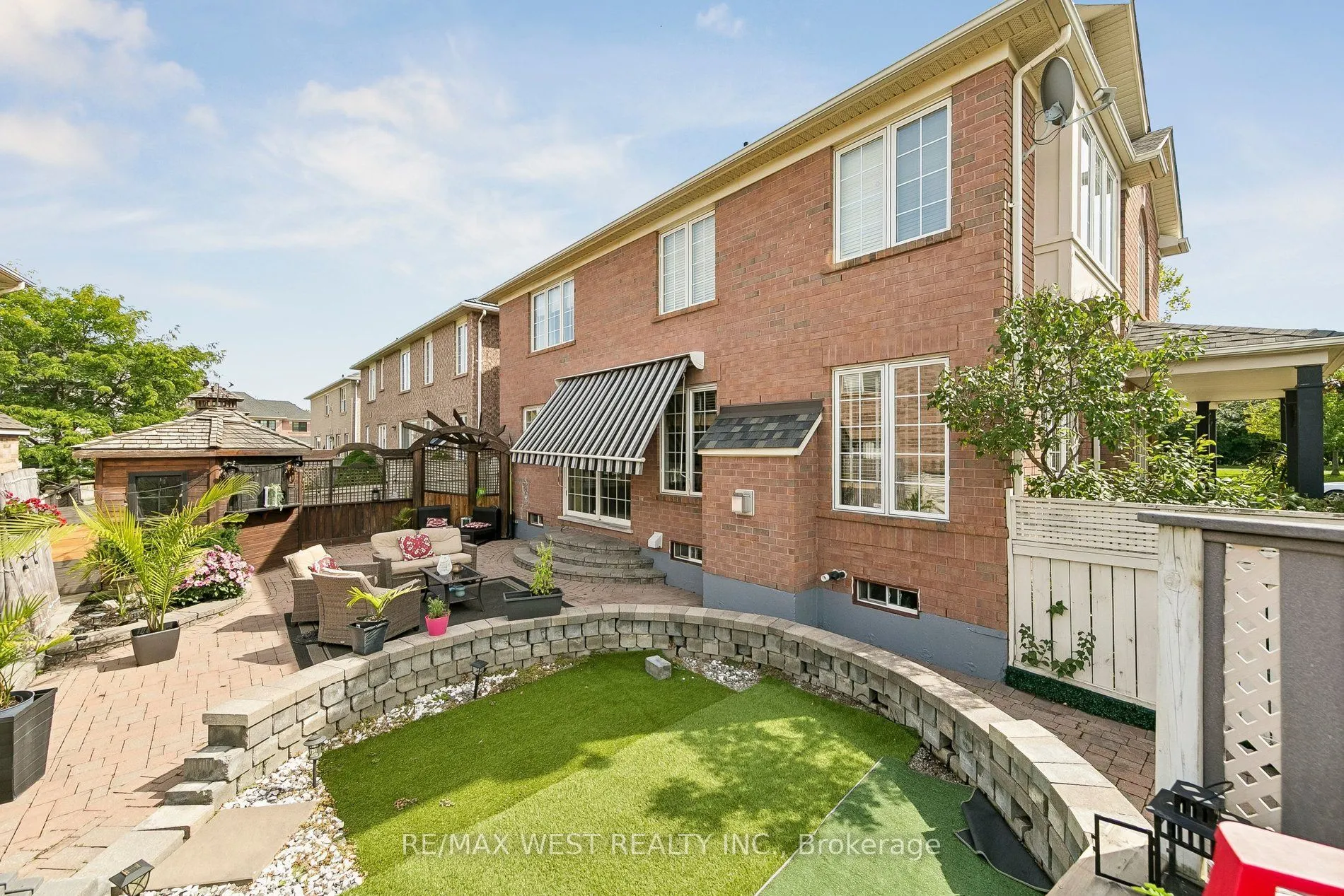 737 Turrell Crescent