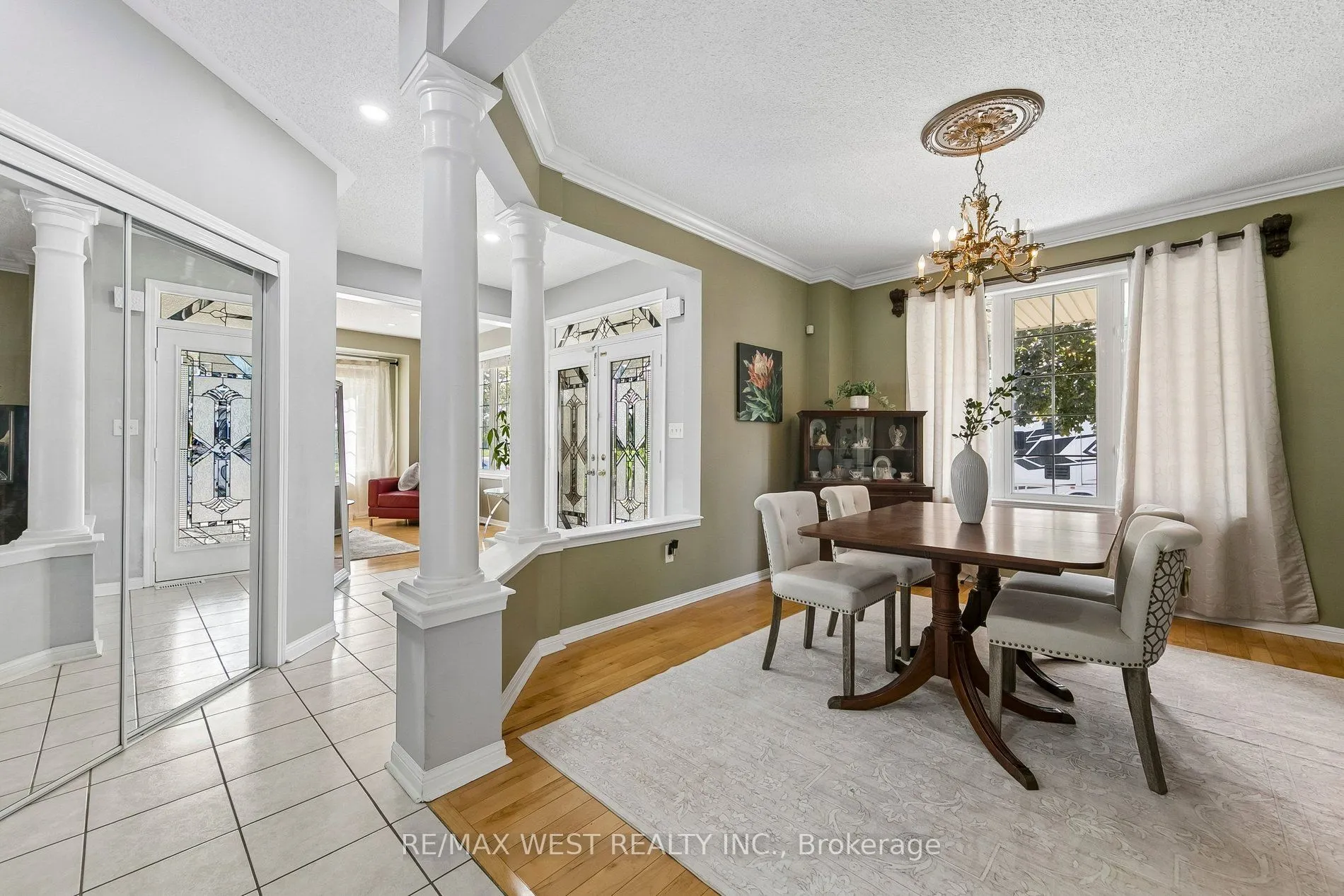 737 Turrell Crescent