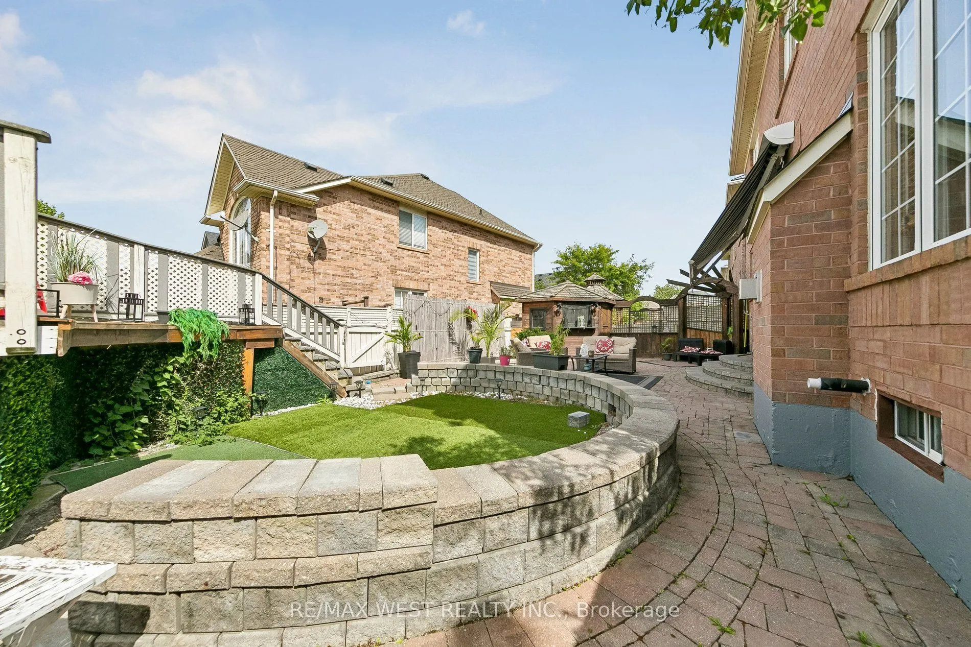 737 Turrell Crescent