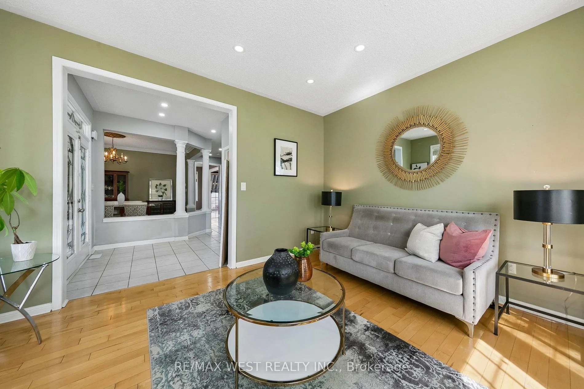 737 Turrell Crescent