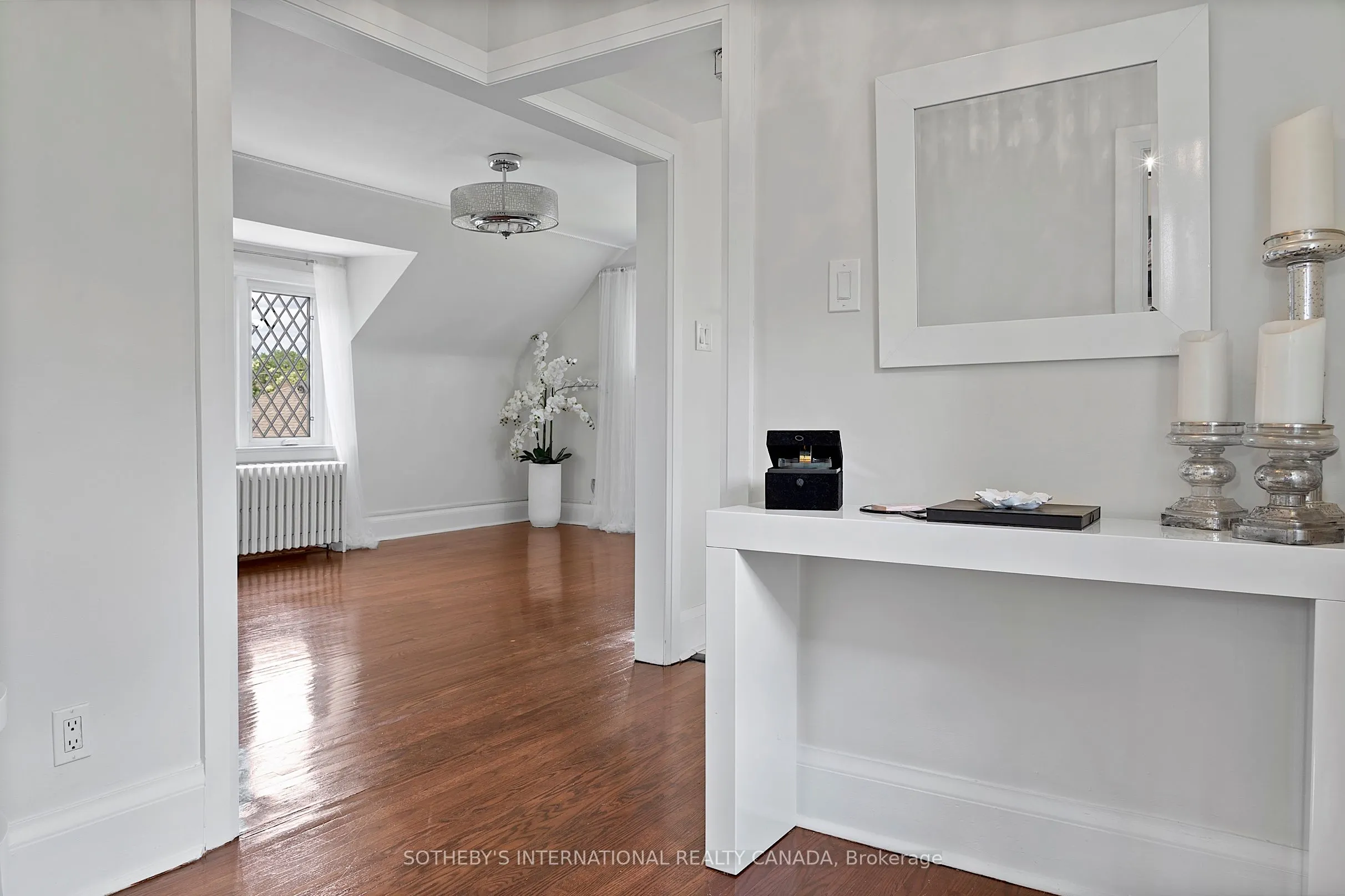 4009 Bloor Street W