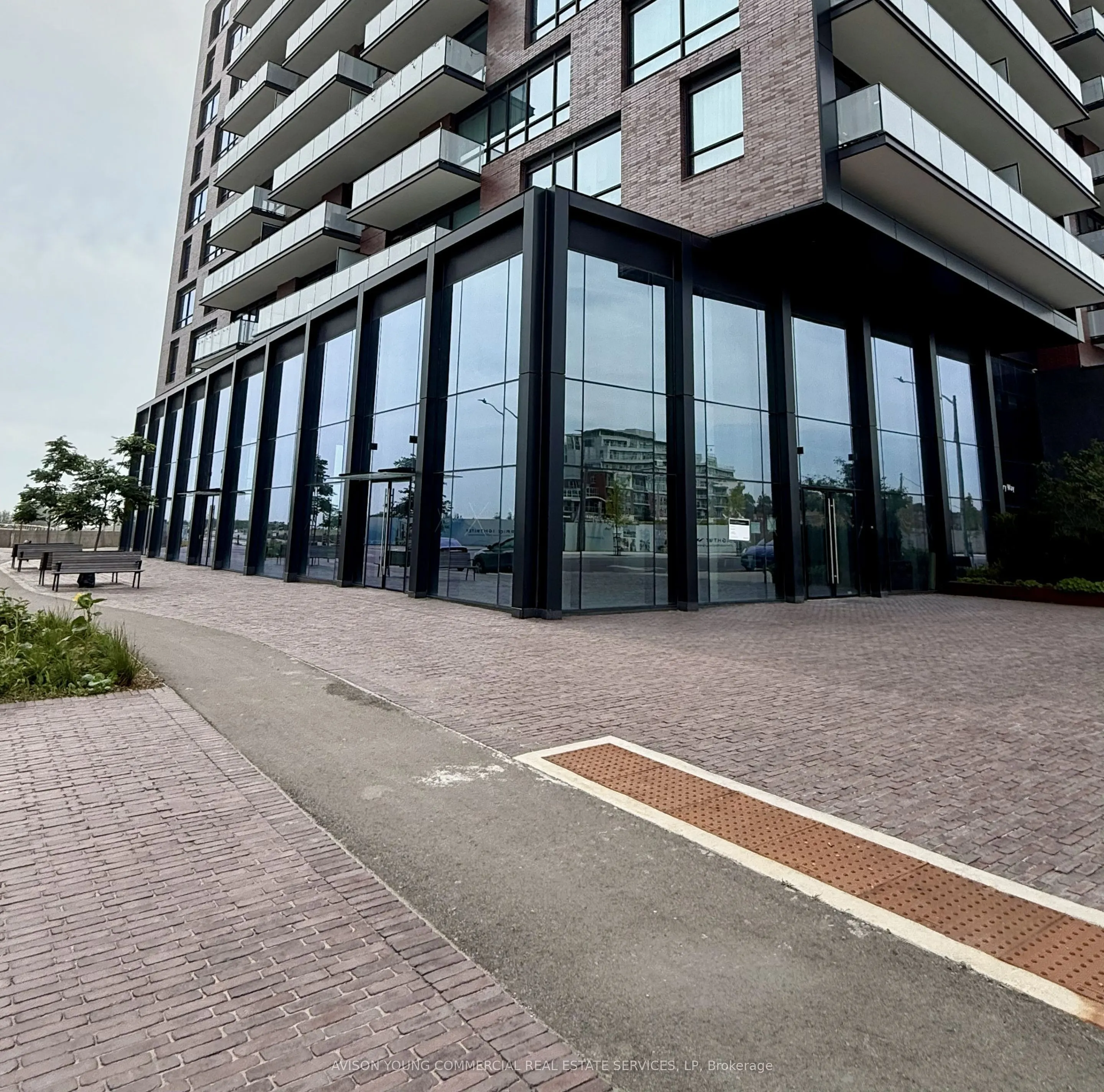 175 Lakeshore Road W #G