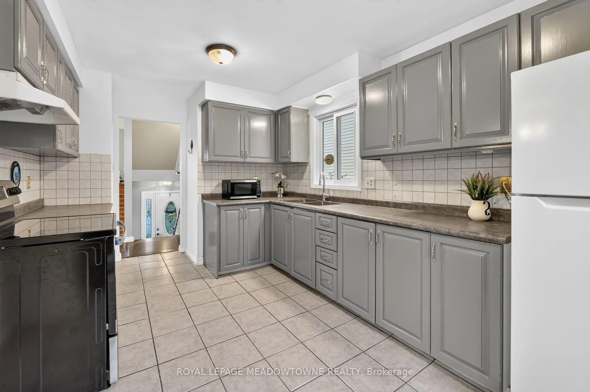 38 Lakeview Court