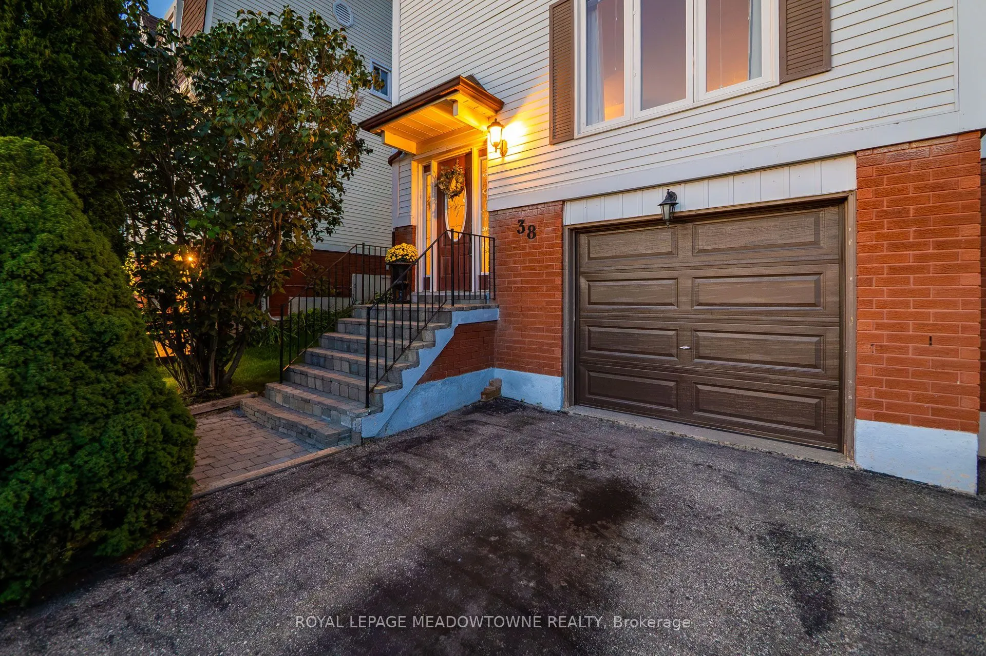 38 Lakeview Court