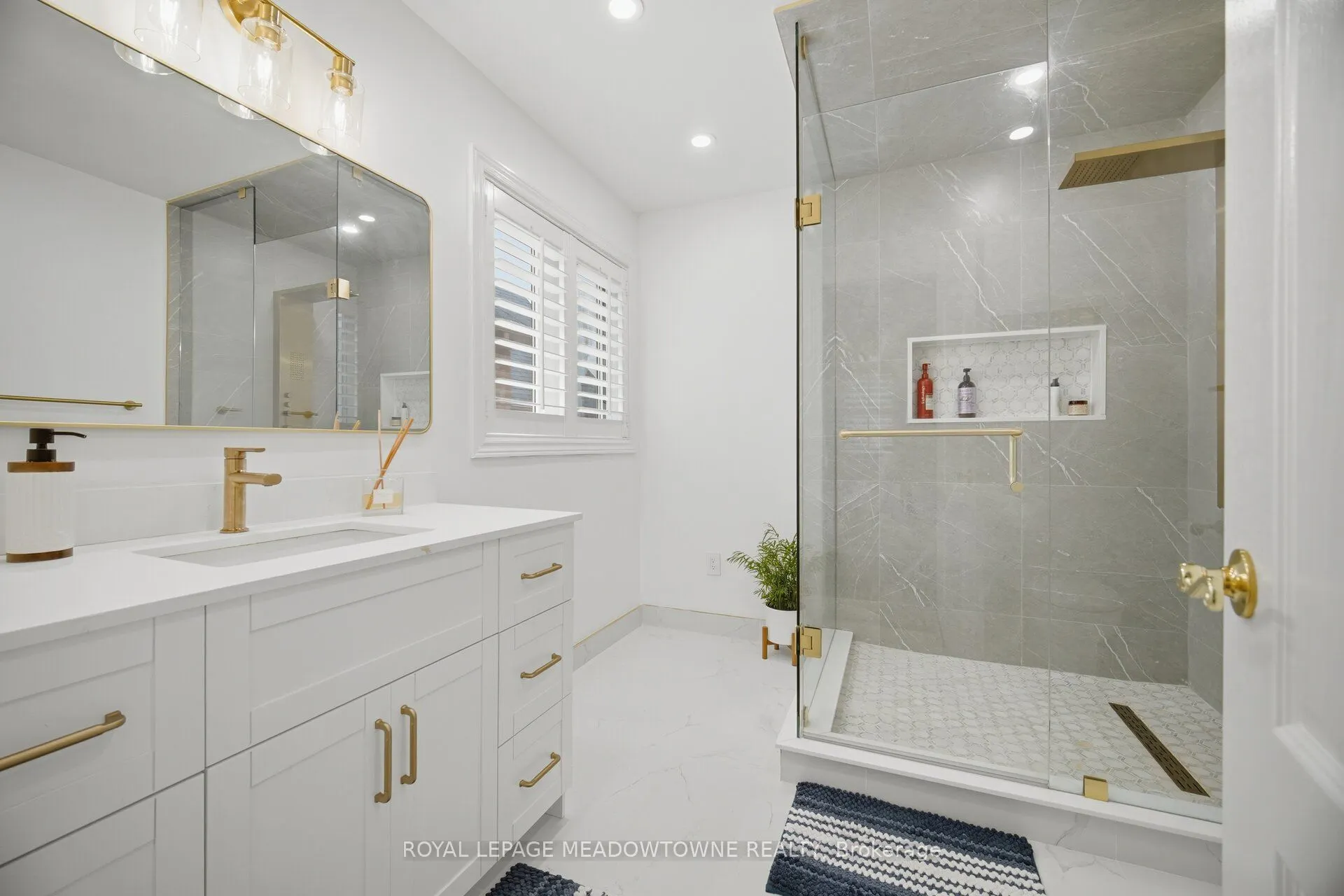 6623 Blackheath Ridge