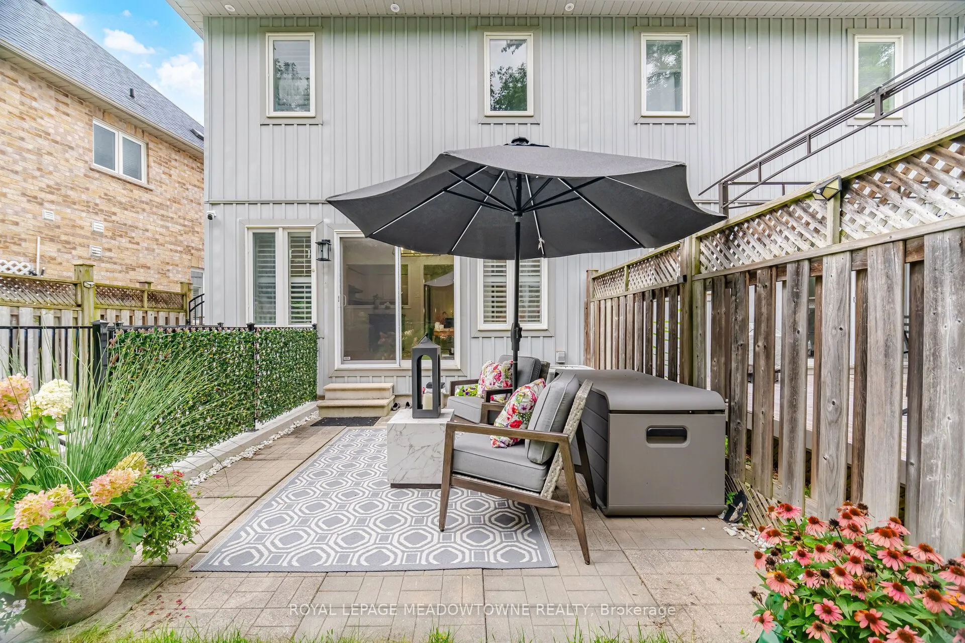 6623 Blackheath Ridge