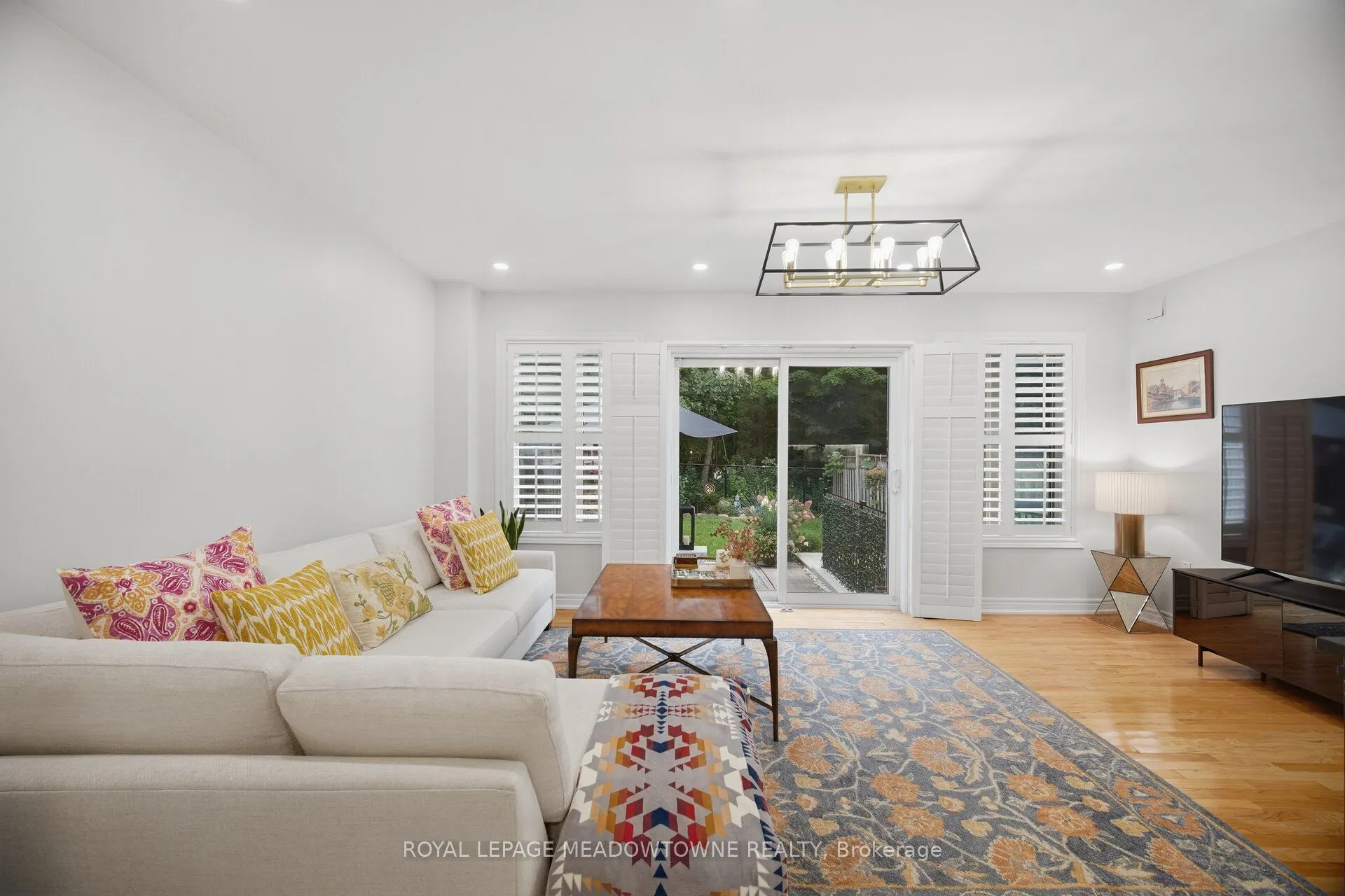 6623 Blackheath Ridge