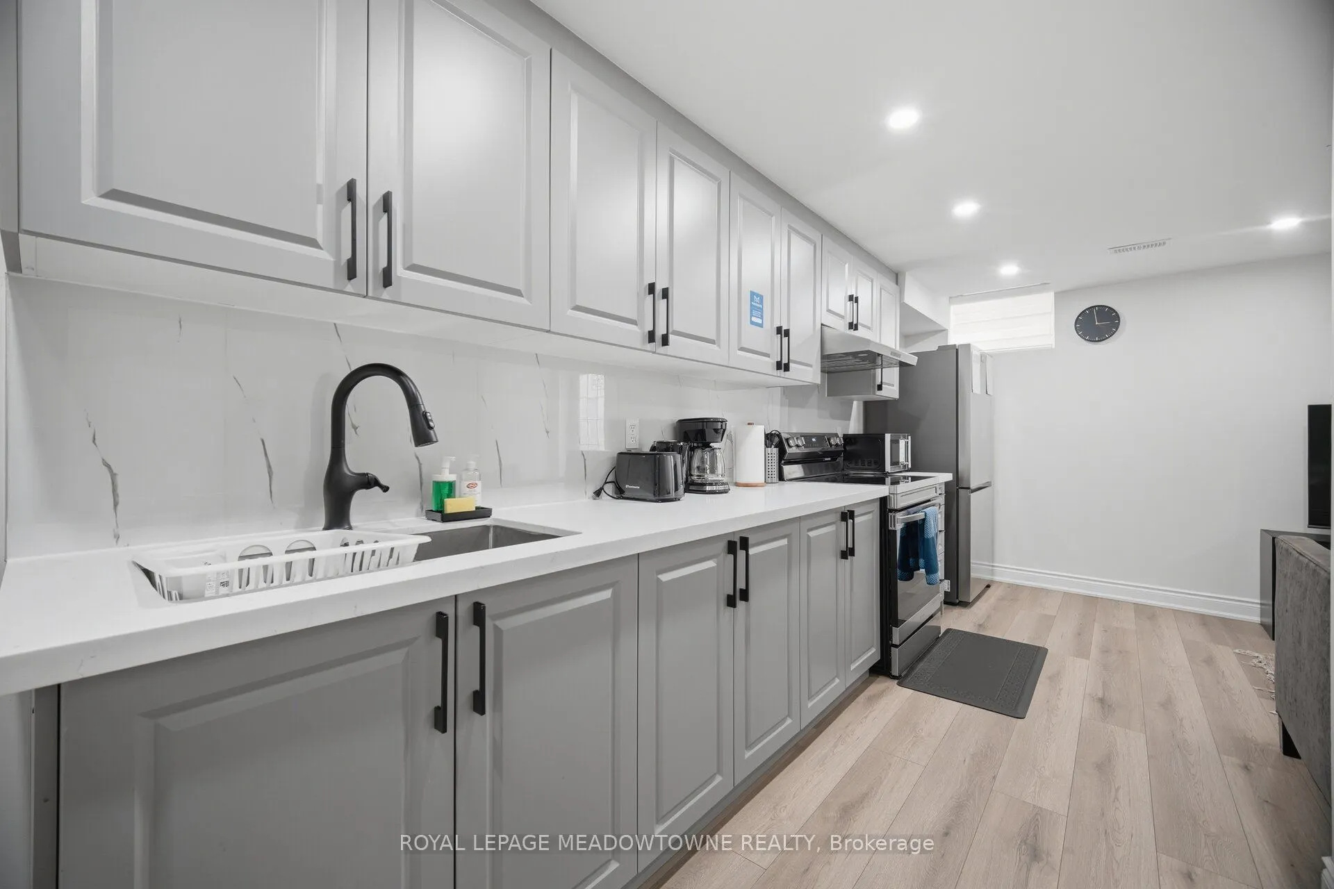 6623 Blackheath Ridge