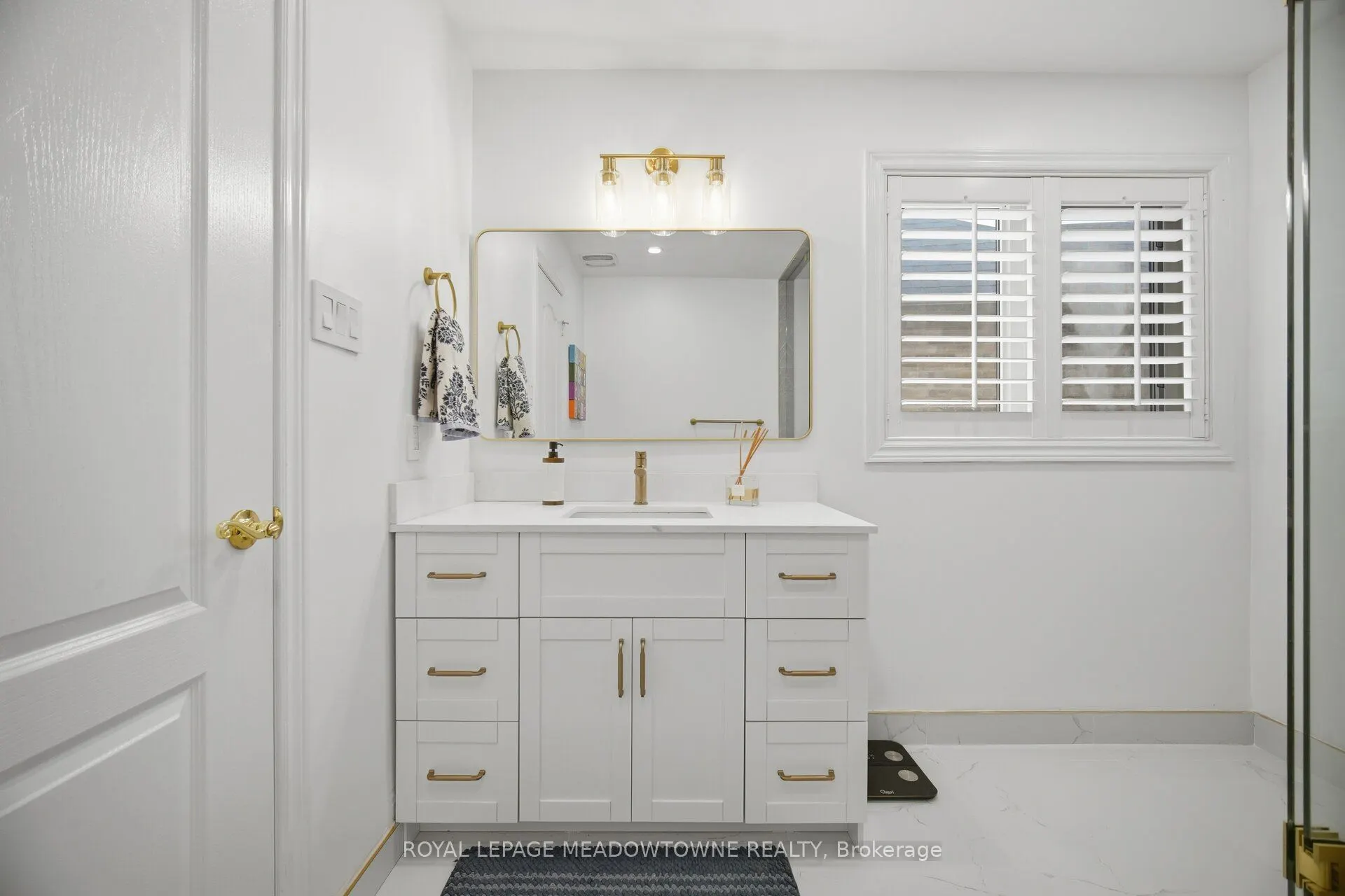 6623 Blackheath Ridge