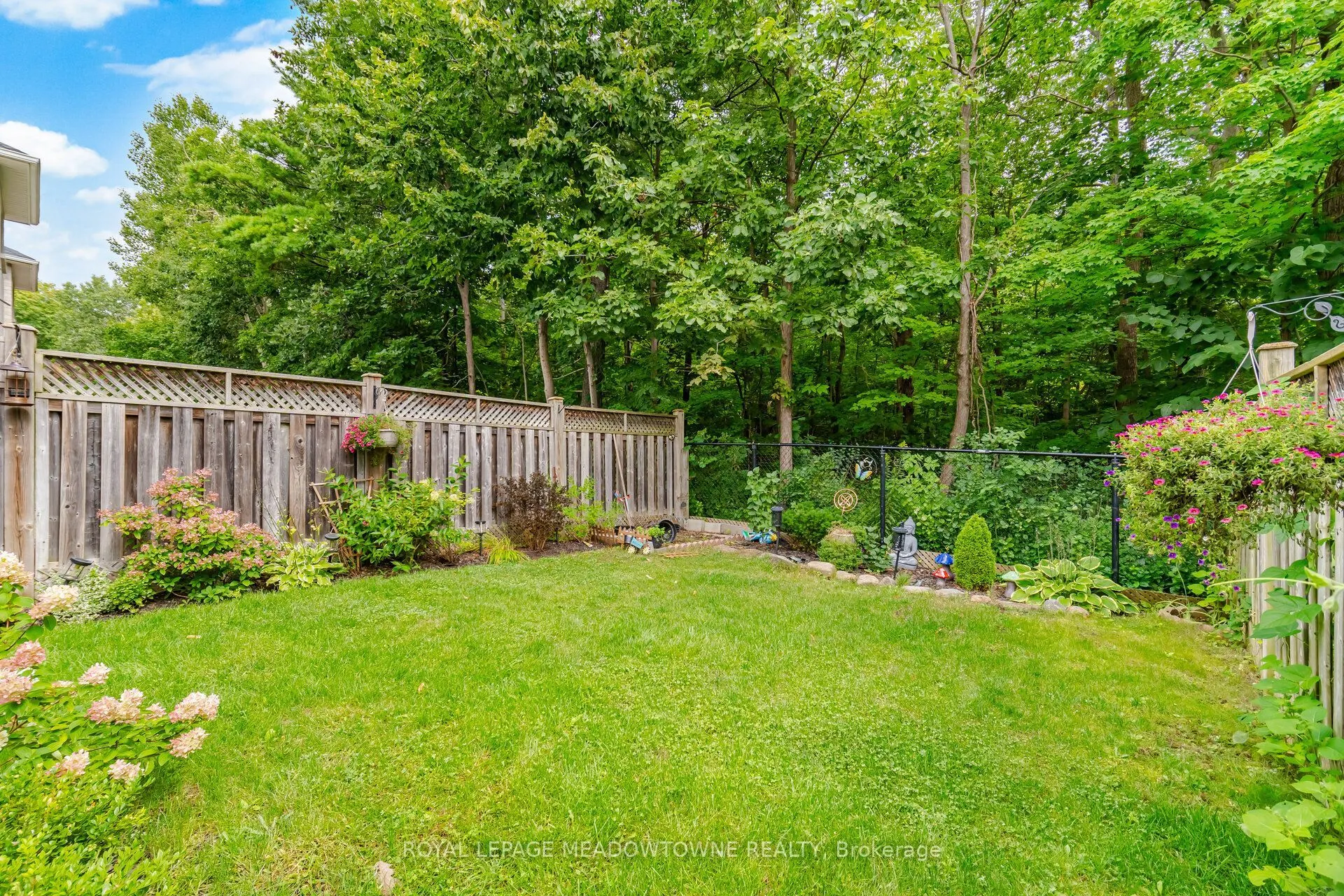 6623 Blackheath Ridge