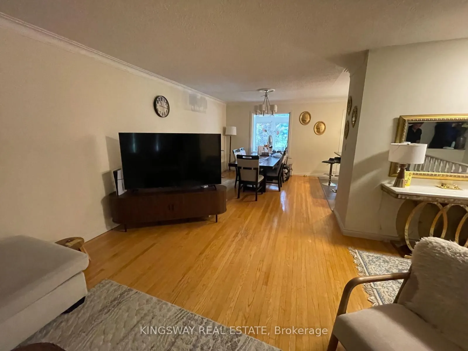 16 Plainsman Road