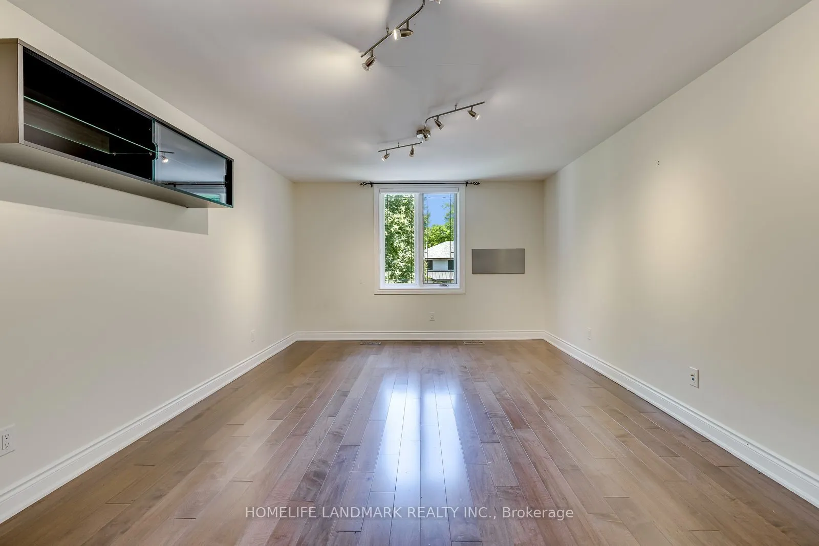 2333 Bennington Gate