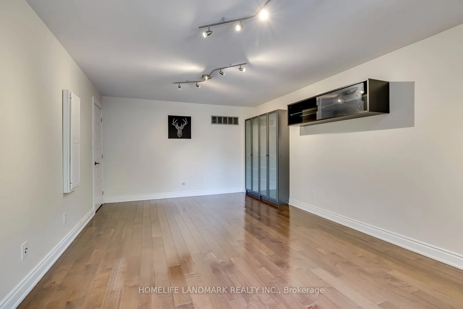 2333 Bennington Gate