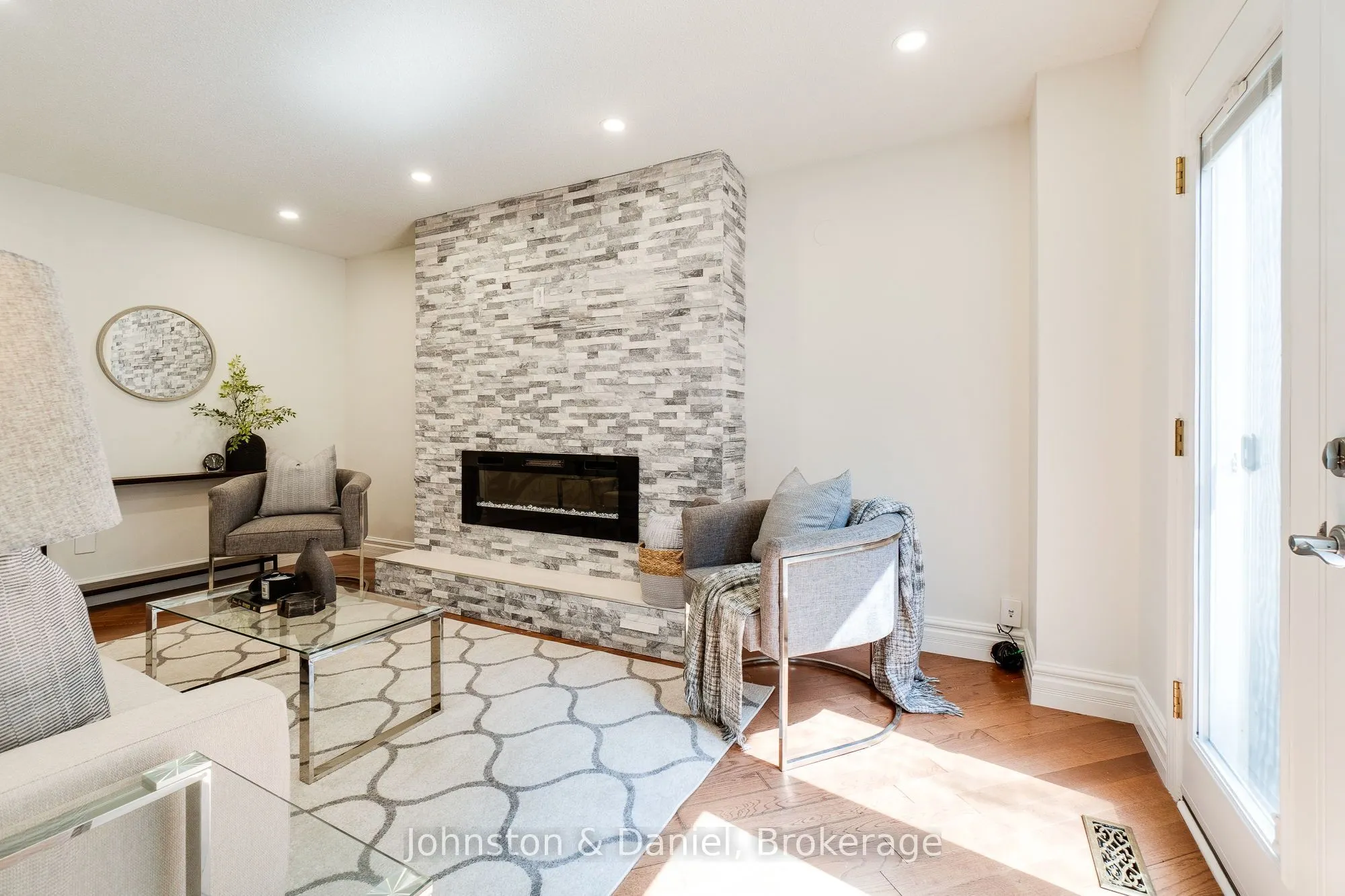 12 Jason Crescent