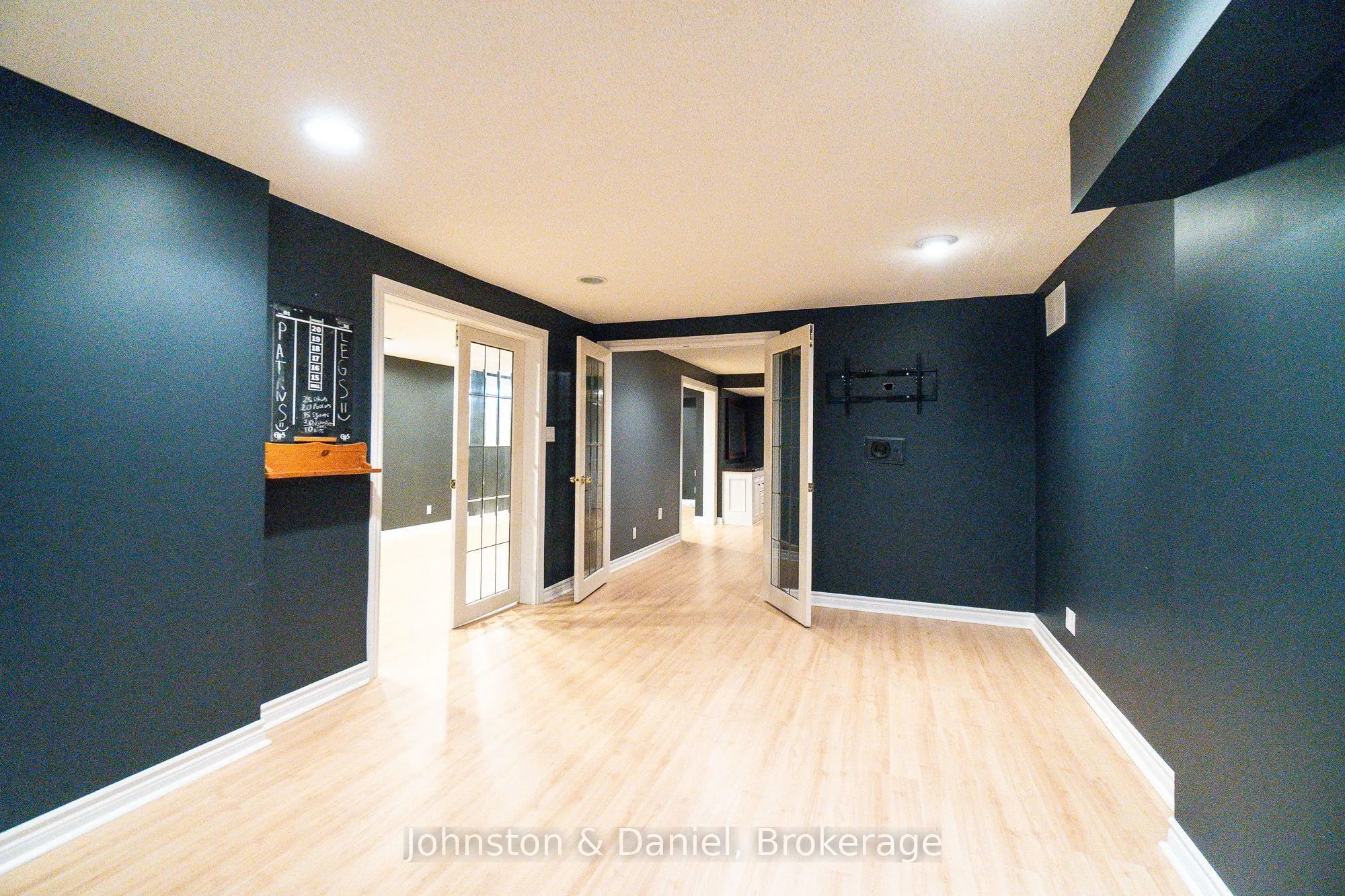 12 Jason Crescent
