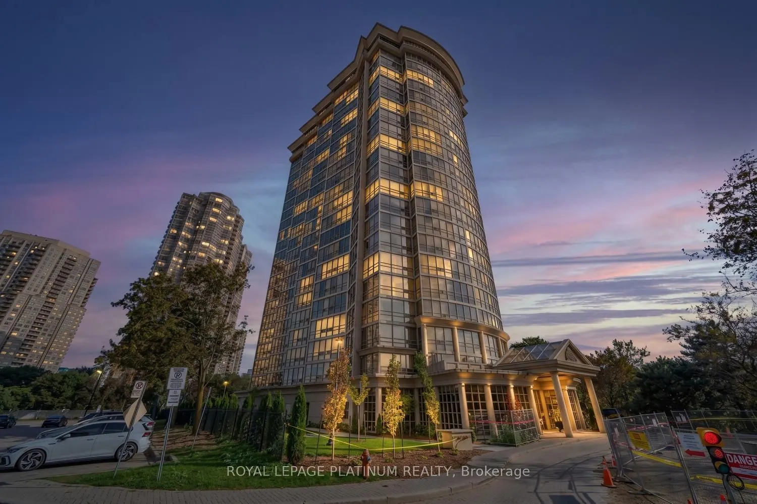 50 Eglinton Avenue W #708