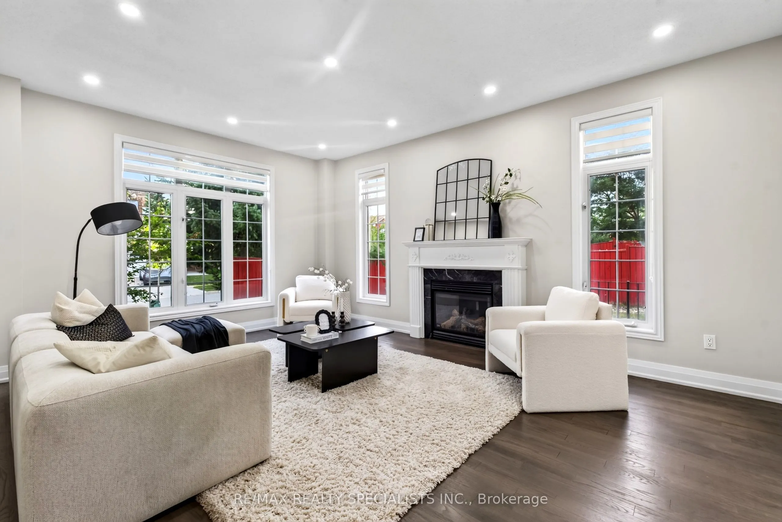 3463 Crimson King Circle