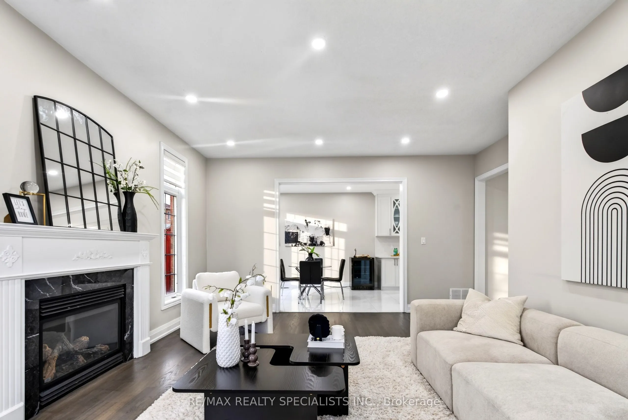 3463 Crimson King Circle