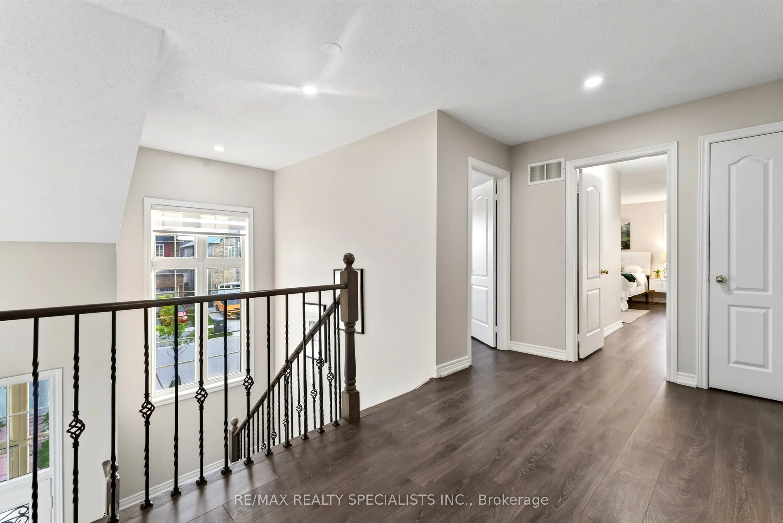 3463 Crimson King Circle