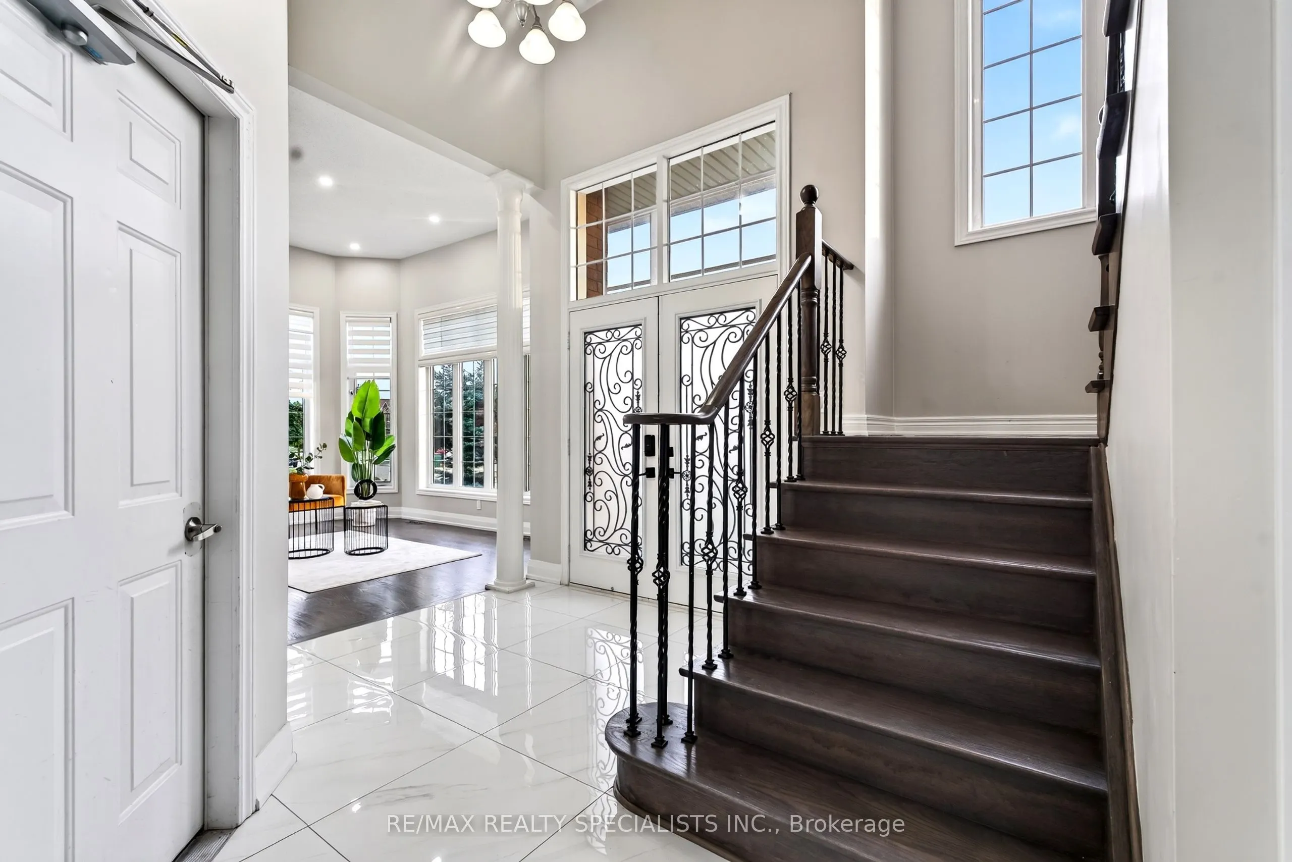 3463 Crimson King Circle