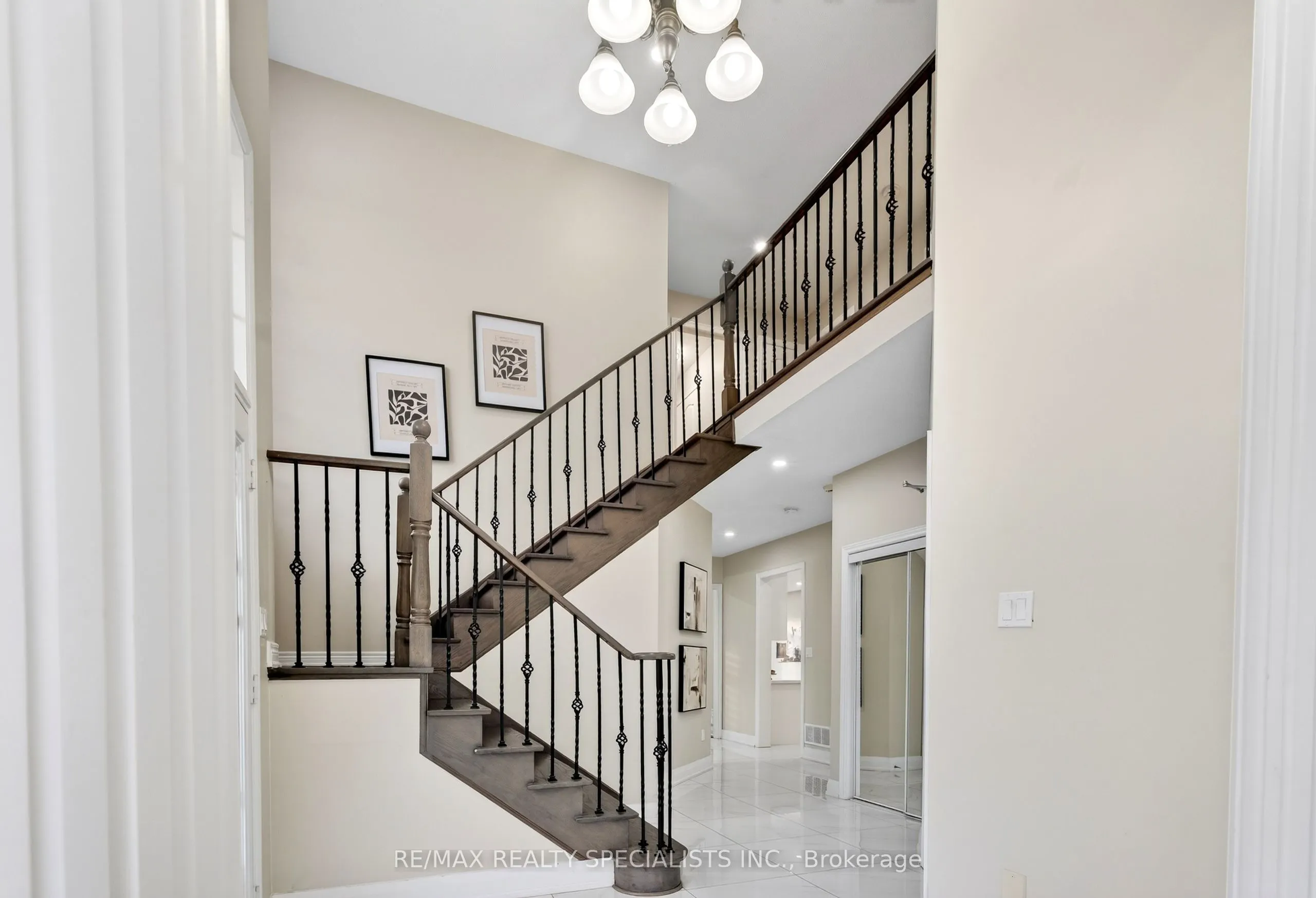 3463 Crimson King Circle