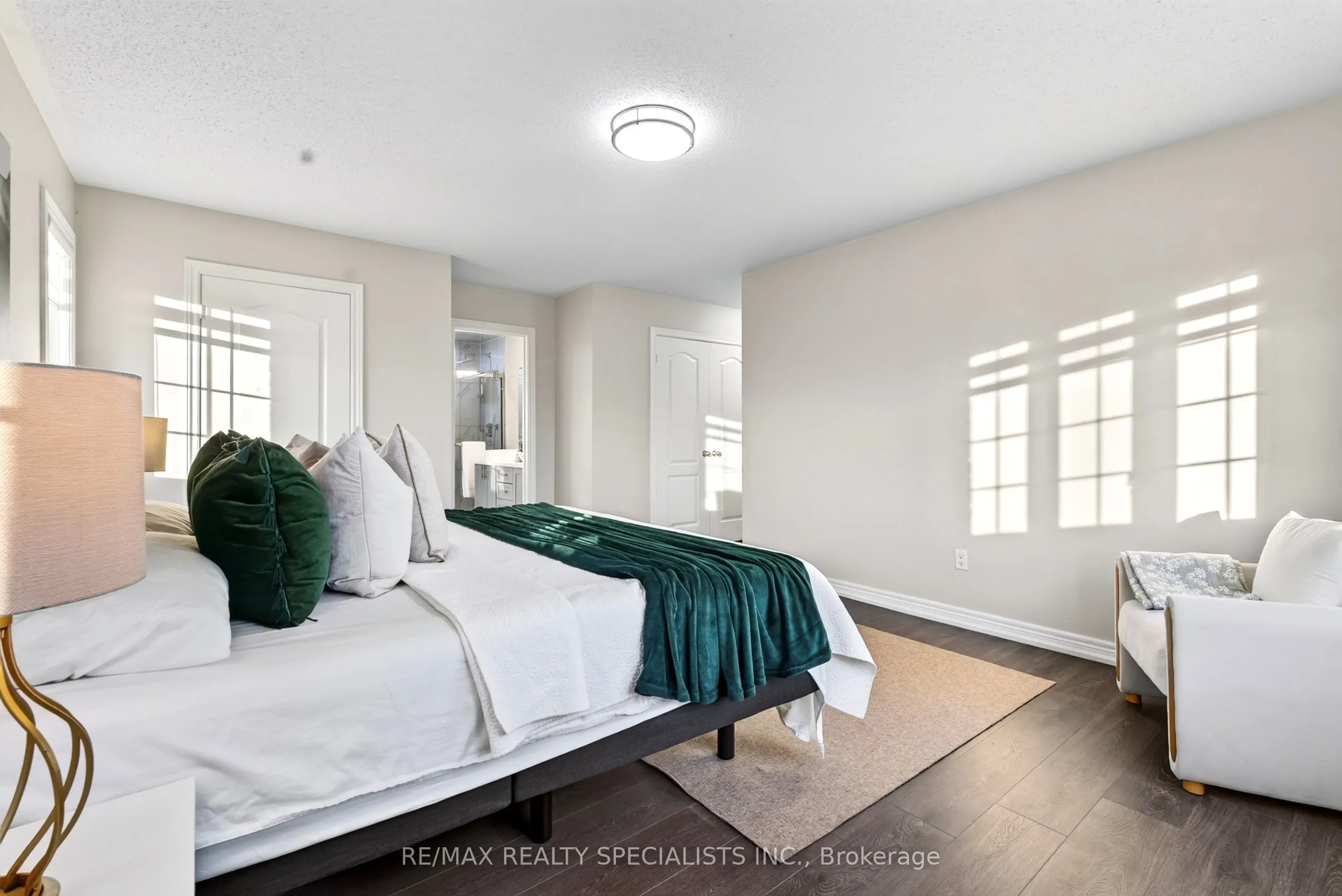 3463 Crimson King Circle